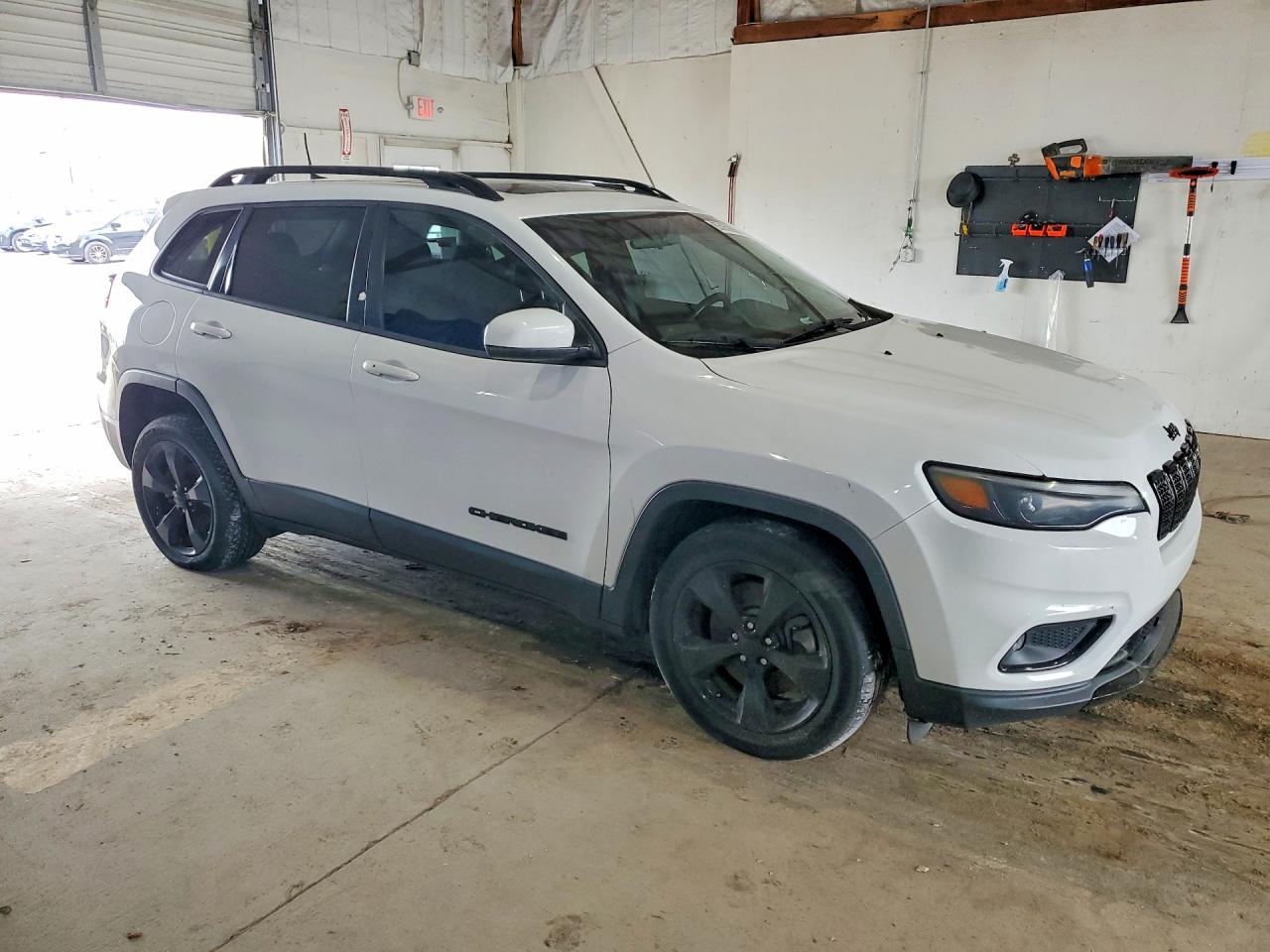 2019 Jeep Cherokee Latitude Plus White vin: 1C4PJLLN1KD286327