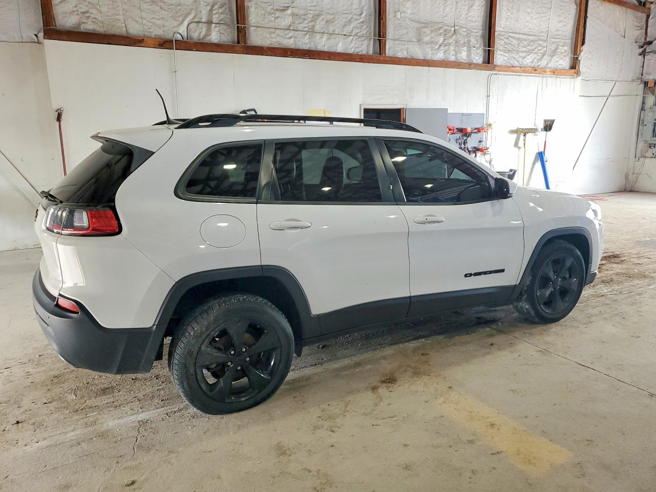 2019 Jeep Cherokee Latitude Plus White vin: 1C4PJLLN1KD286327