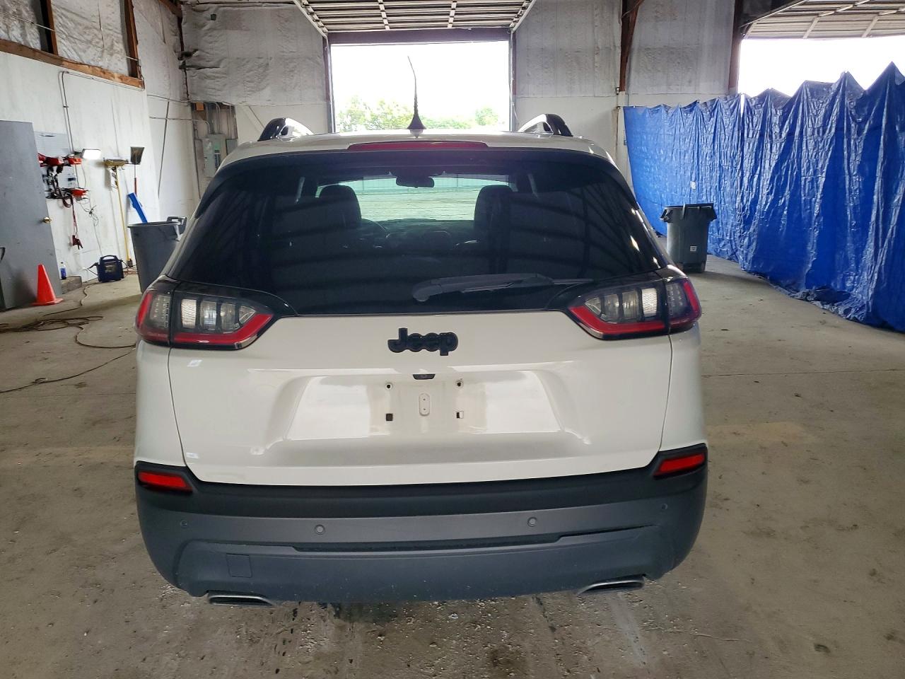 2019 Jeep Cherokee Latitude Plus White vin: 1C4PJLLN1KD286327