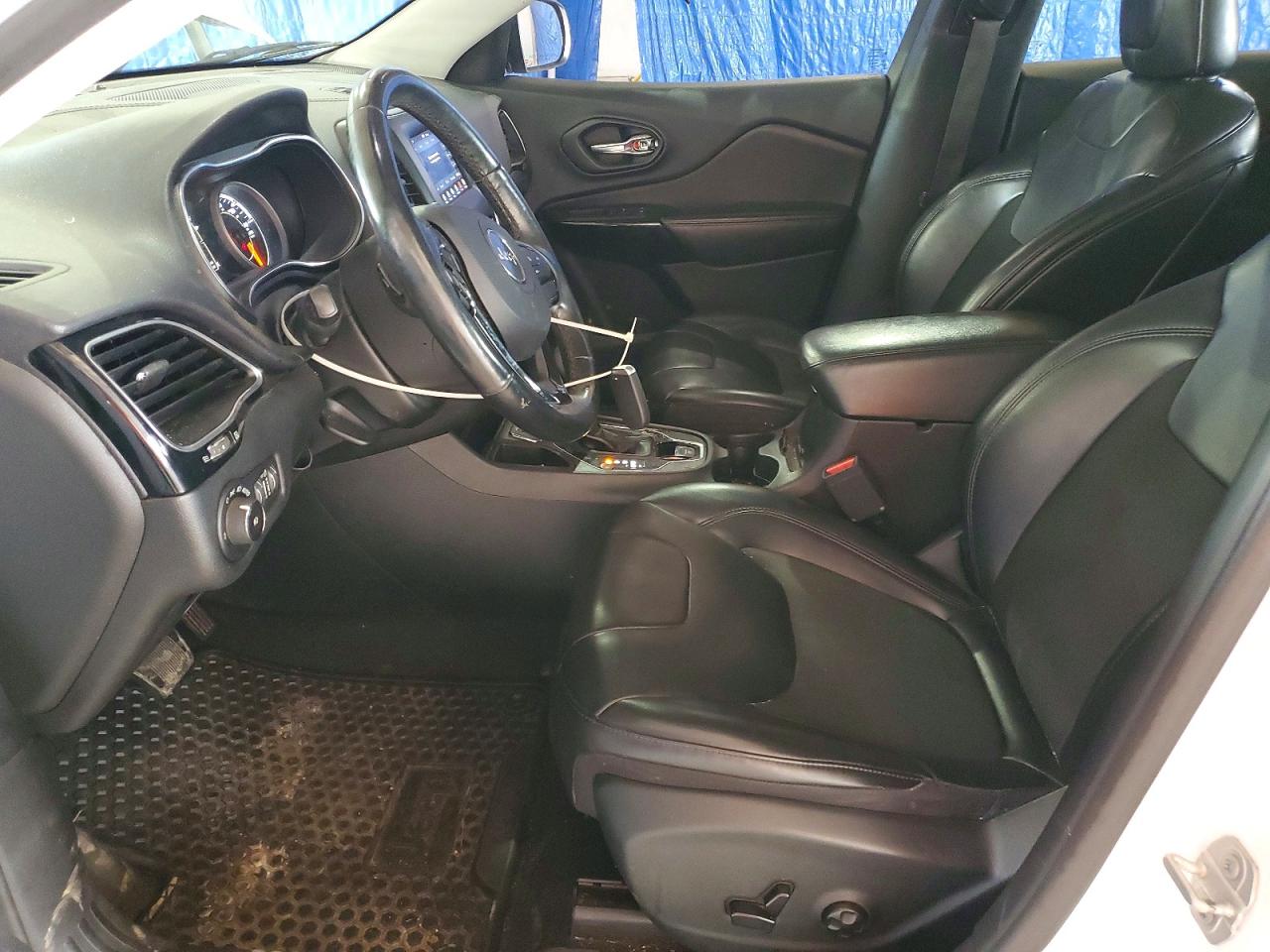 2019 Jeep Cherokee Latitude Plus White vin: 1C4PJLLN1KD286327