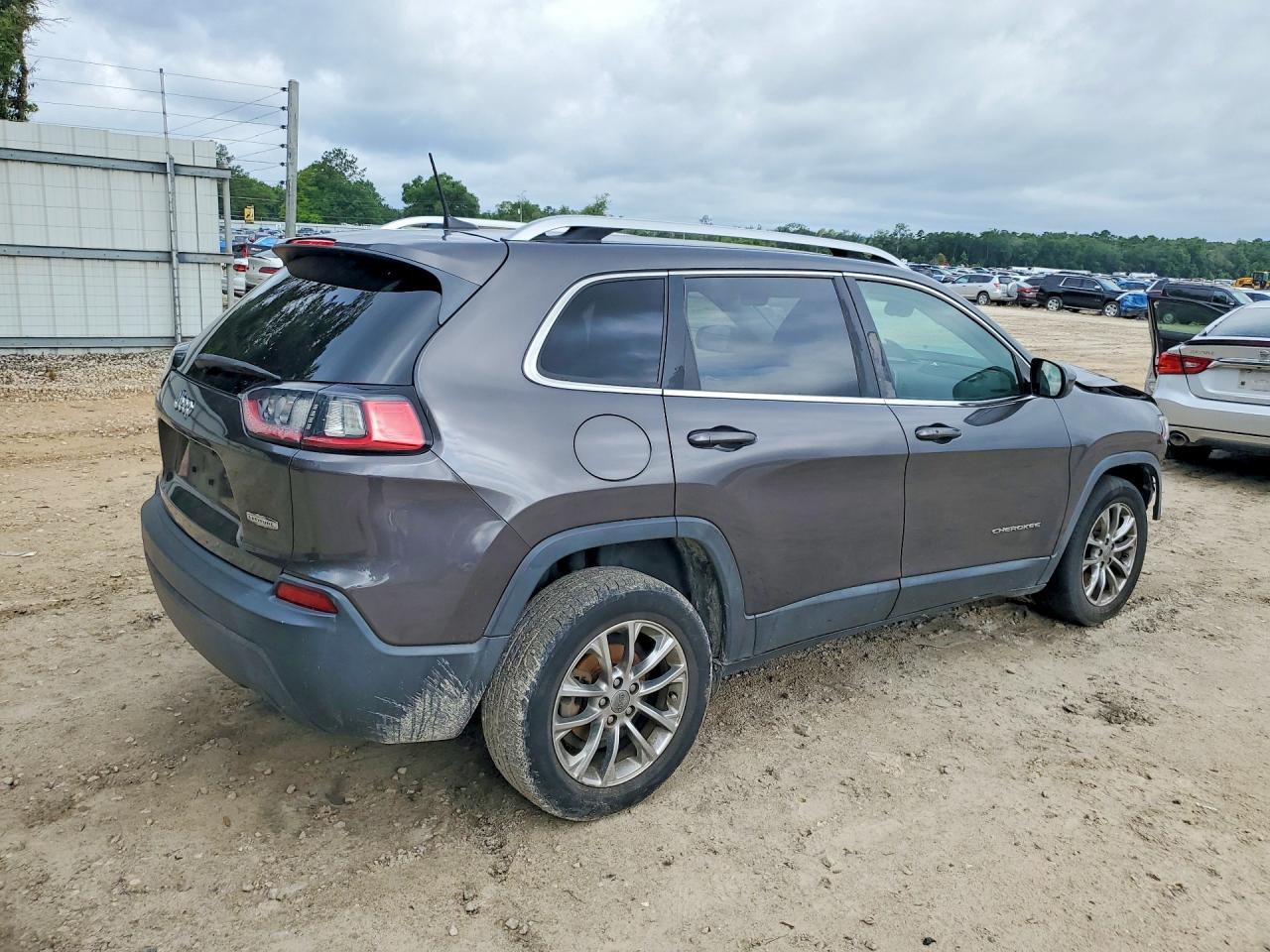 2019 Jeep Cherokee Latitude Plus Gray vin: 1C4PJLLN3KD149339