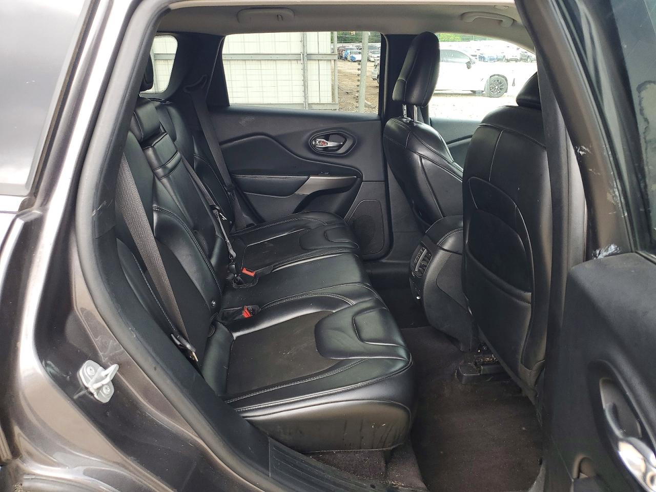 2019 Jeep Cherokee Latitude Plus Gray vin: 1C4PJLLN3KD149339