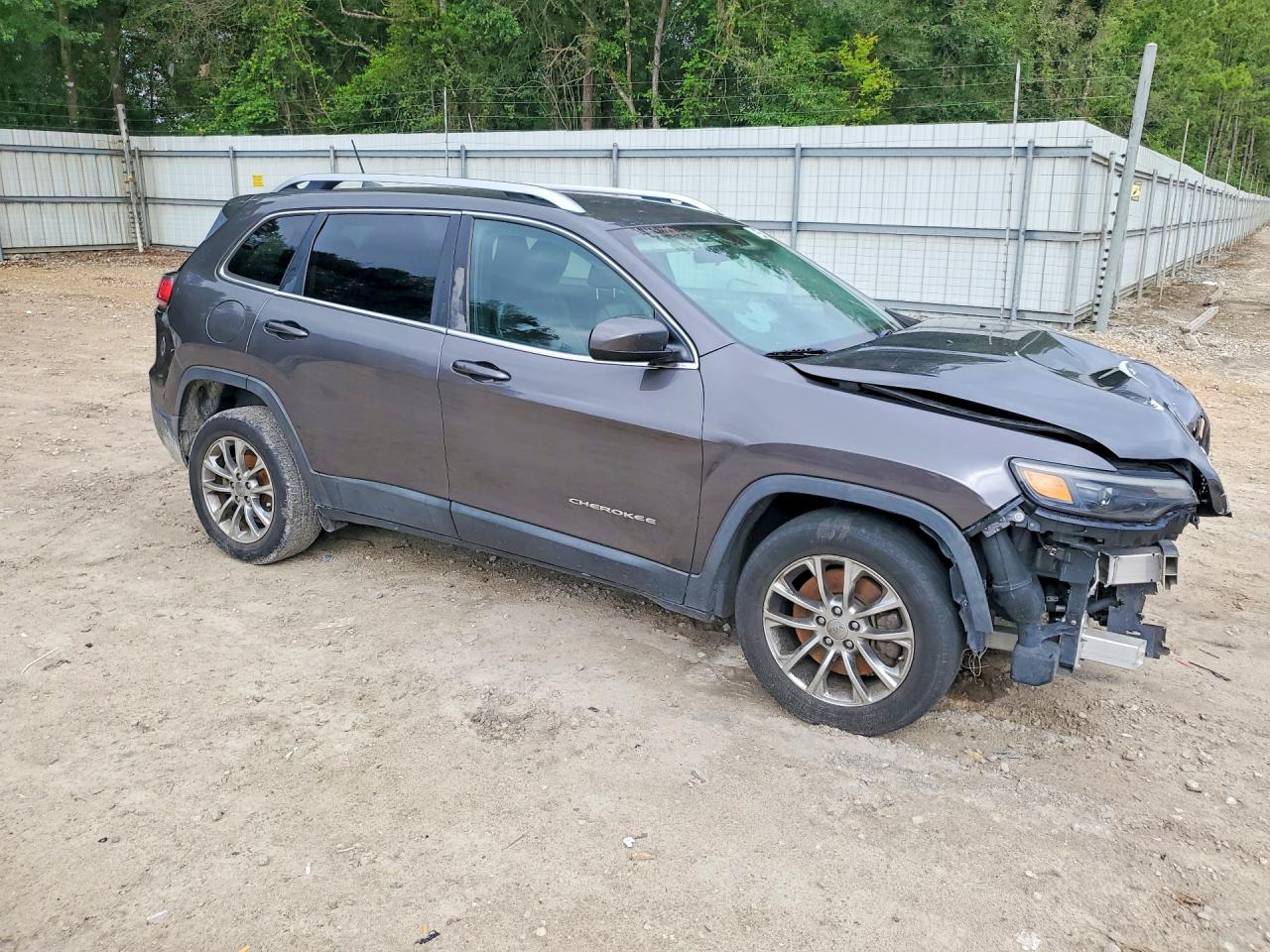 2019 Jeep Cherokee Latitude Plus Gray vin: 1C4PJLLN3KD149339