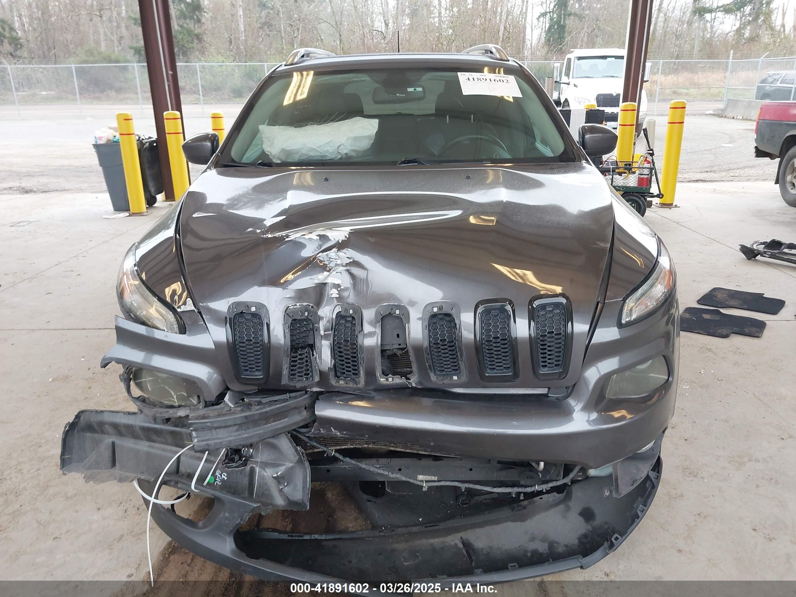 2018 Jeep Cherokee Latitude Plus Fwd Серый vin: 1C4PJLLX7JD556922