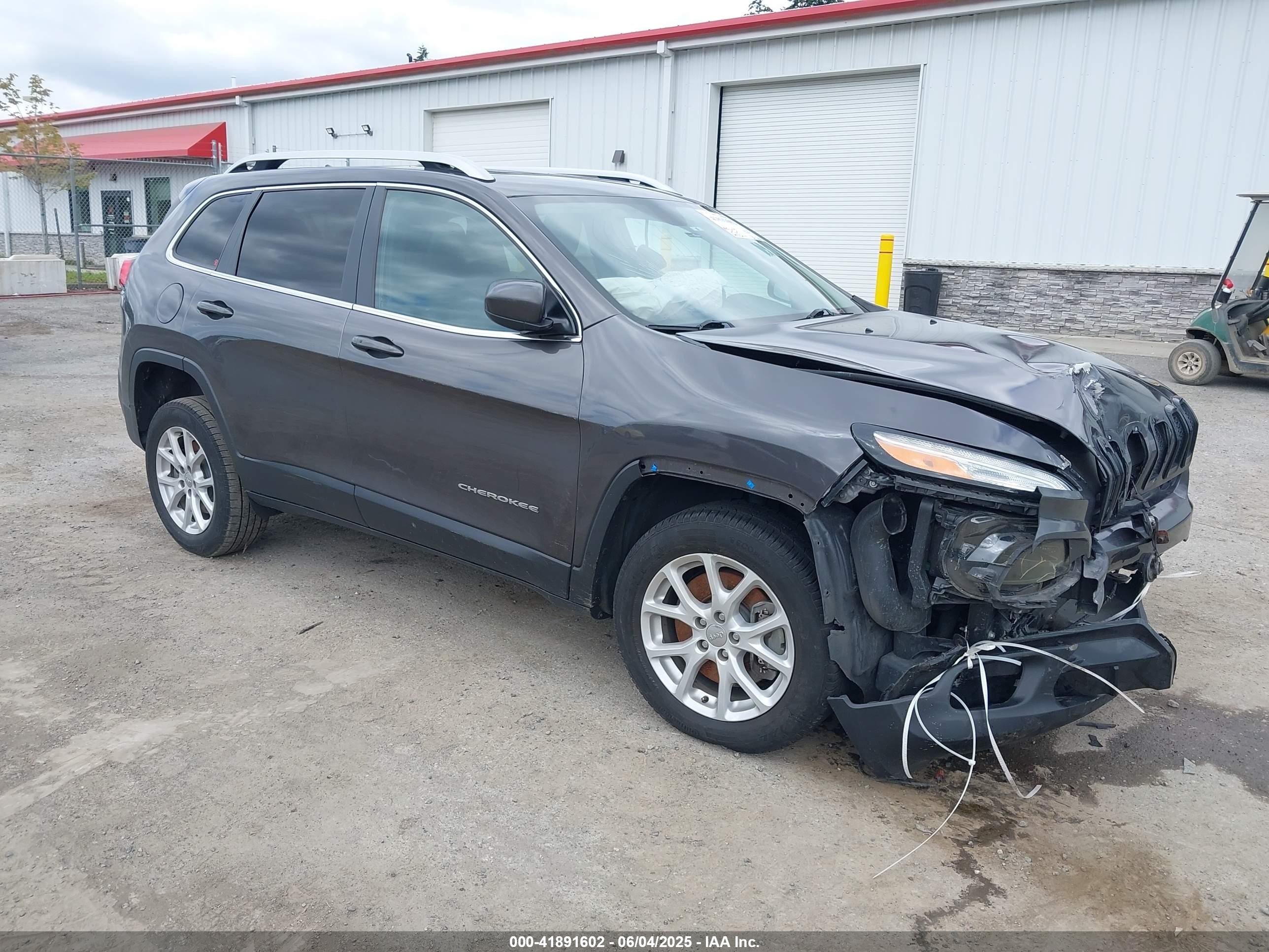 2018 Jeep Cherokee Latitude Plus Fwd Gray vin: 1C4PJLLX7JD556922