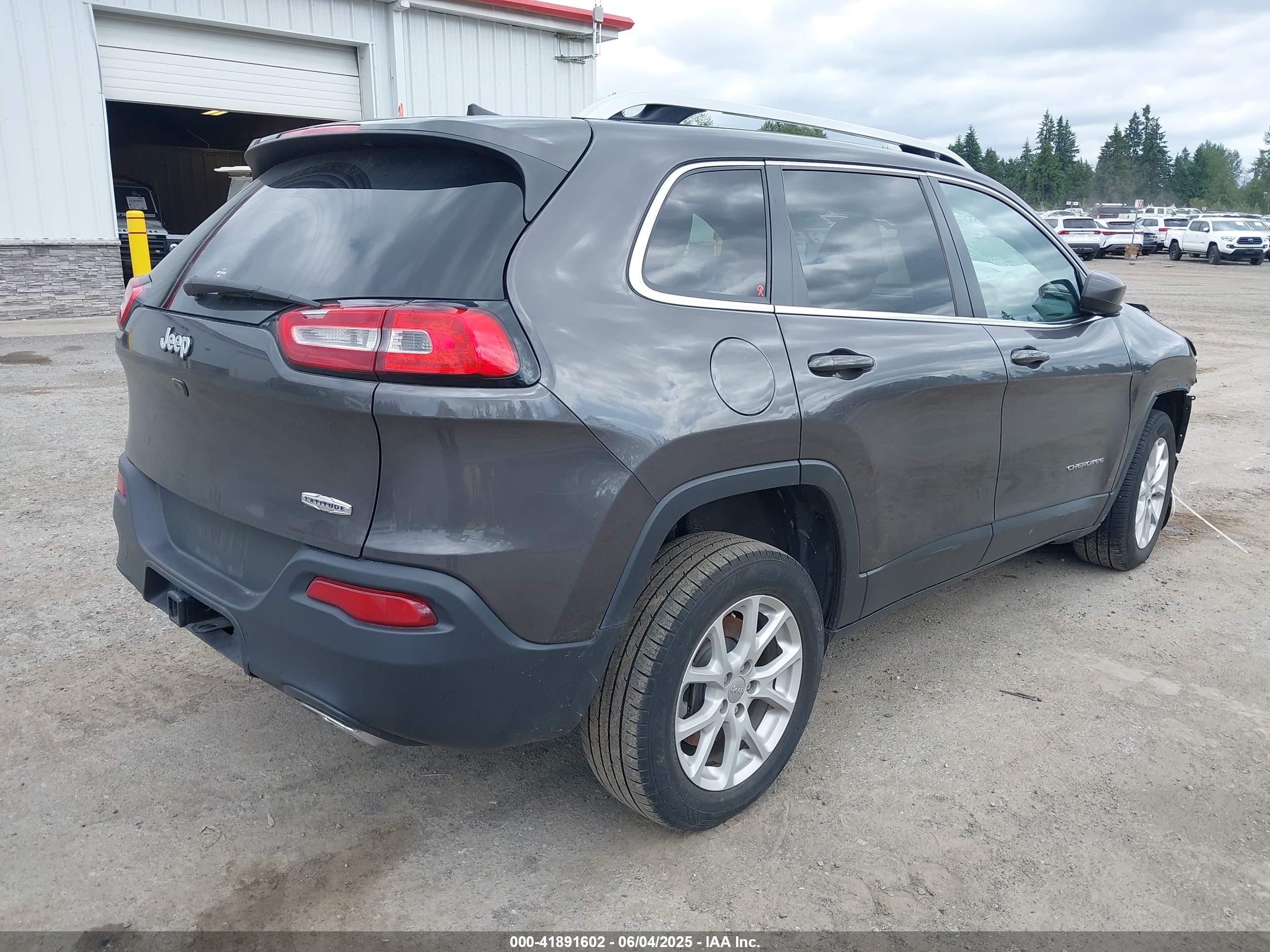 2018 Jeep Cherokee Latitude Plus Fwd Серый vin: 1C4PJLLX7JD556922