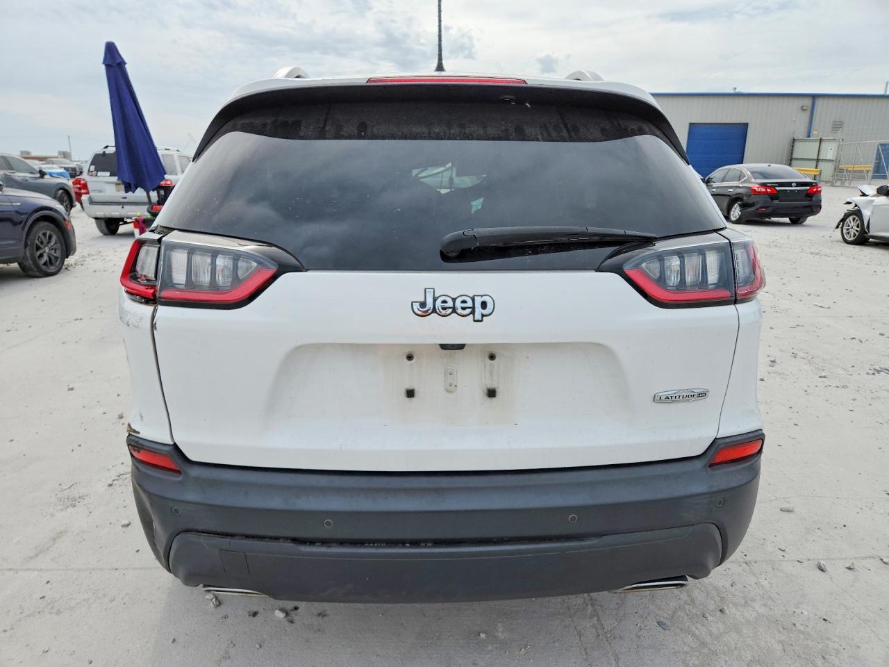 2021 Jeep Cherokee Latitude Lux White vin: 1C4PJLMX3MD107630