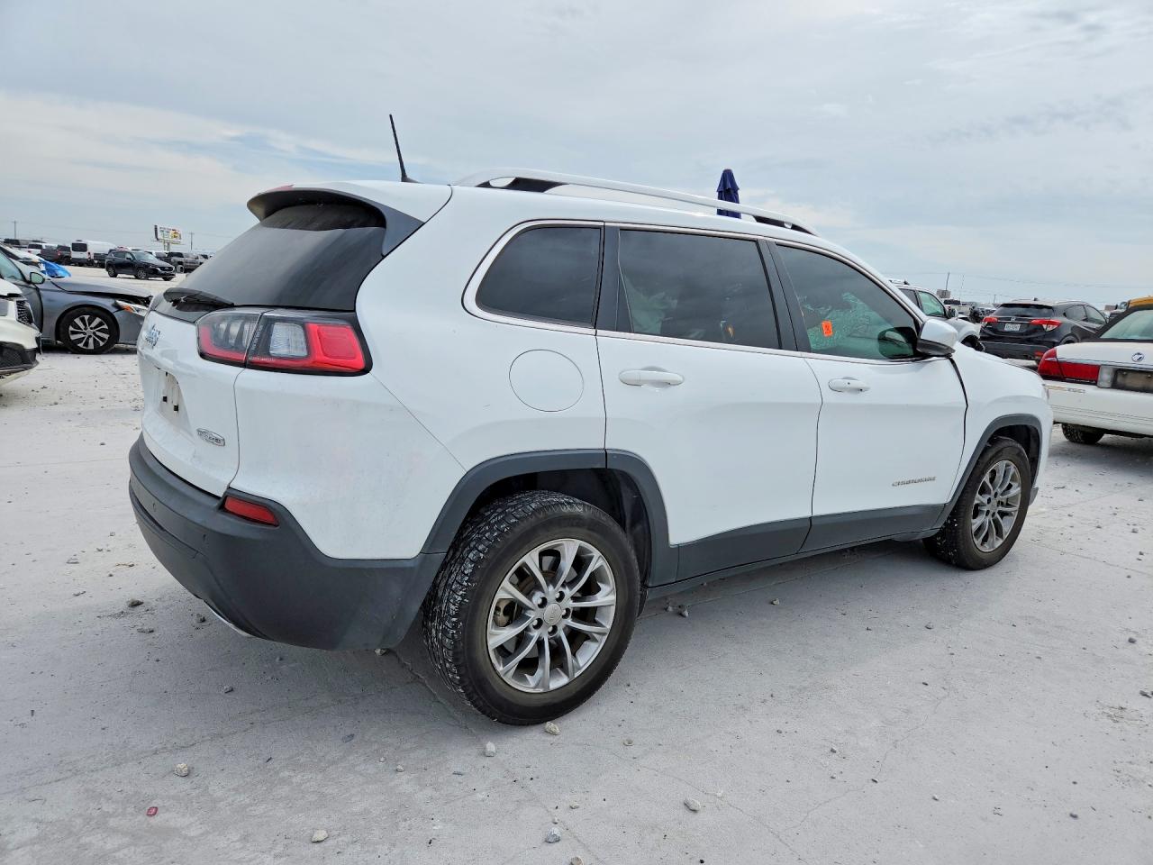 2021 Jeep Cherokee Latitude Lux White vin: 1C4PJLMX3MD107630