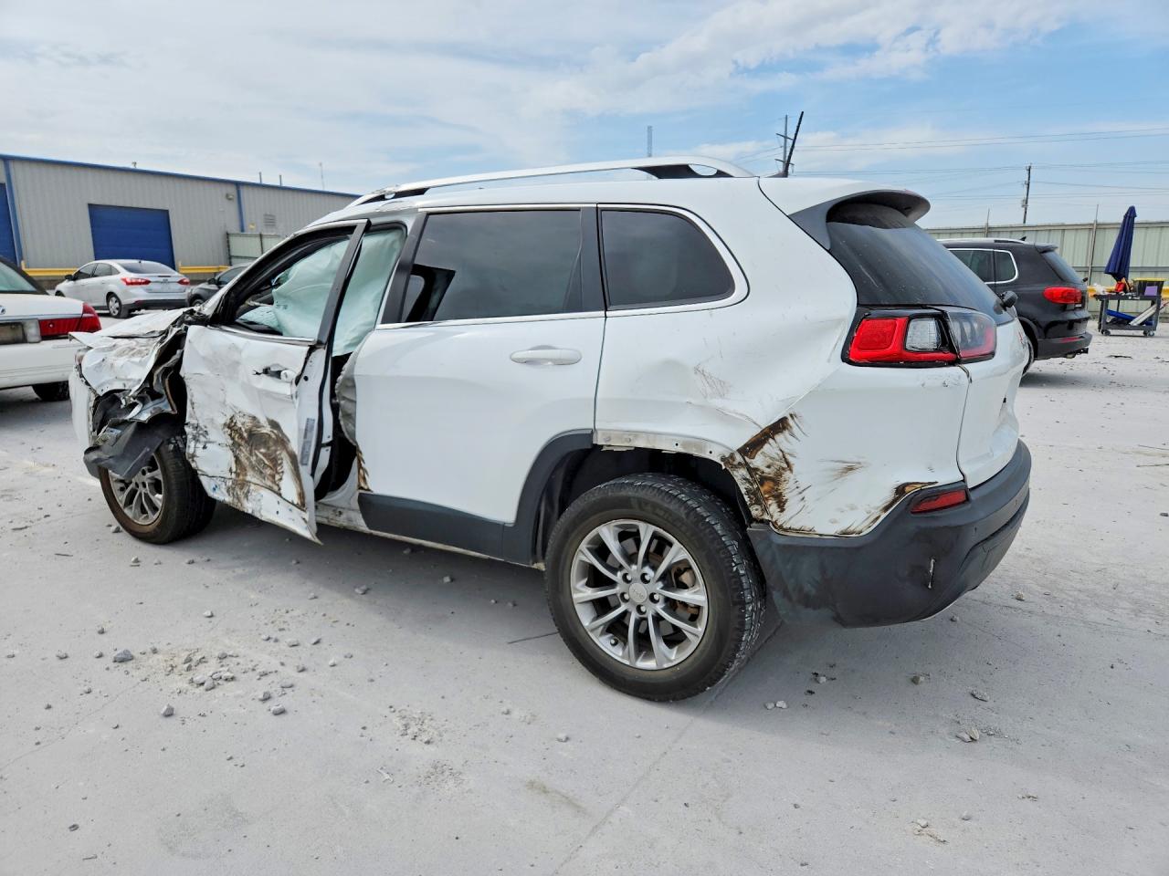 2021 Jeep Cherokee Latitude Lux White vin: 1C4PJLMX3MD107630