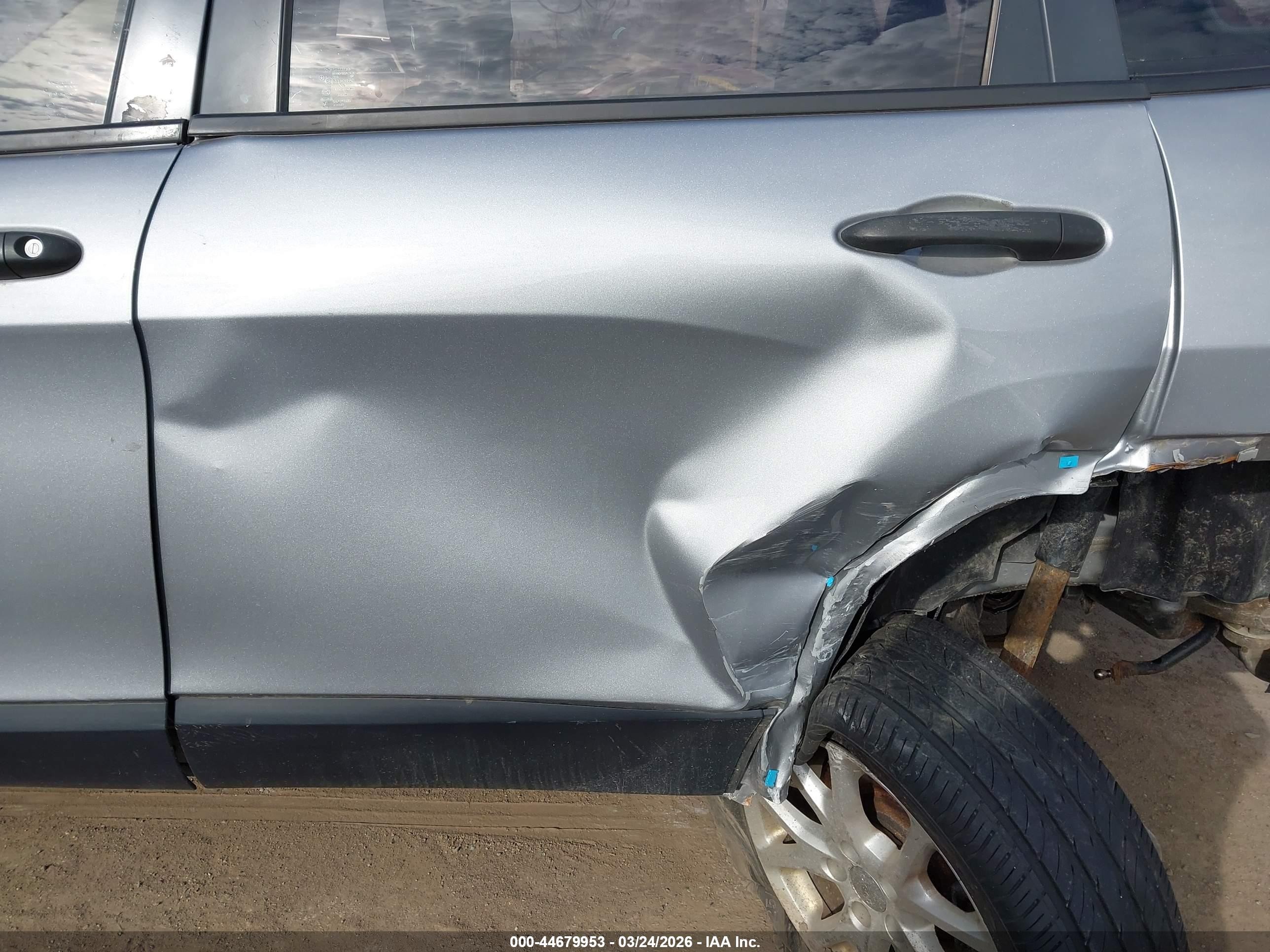 2014 Jeep Cherokee Sport Silver vin: 1C4PJMAB0EW249812