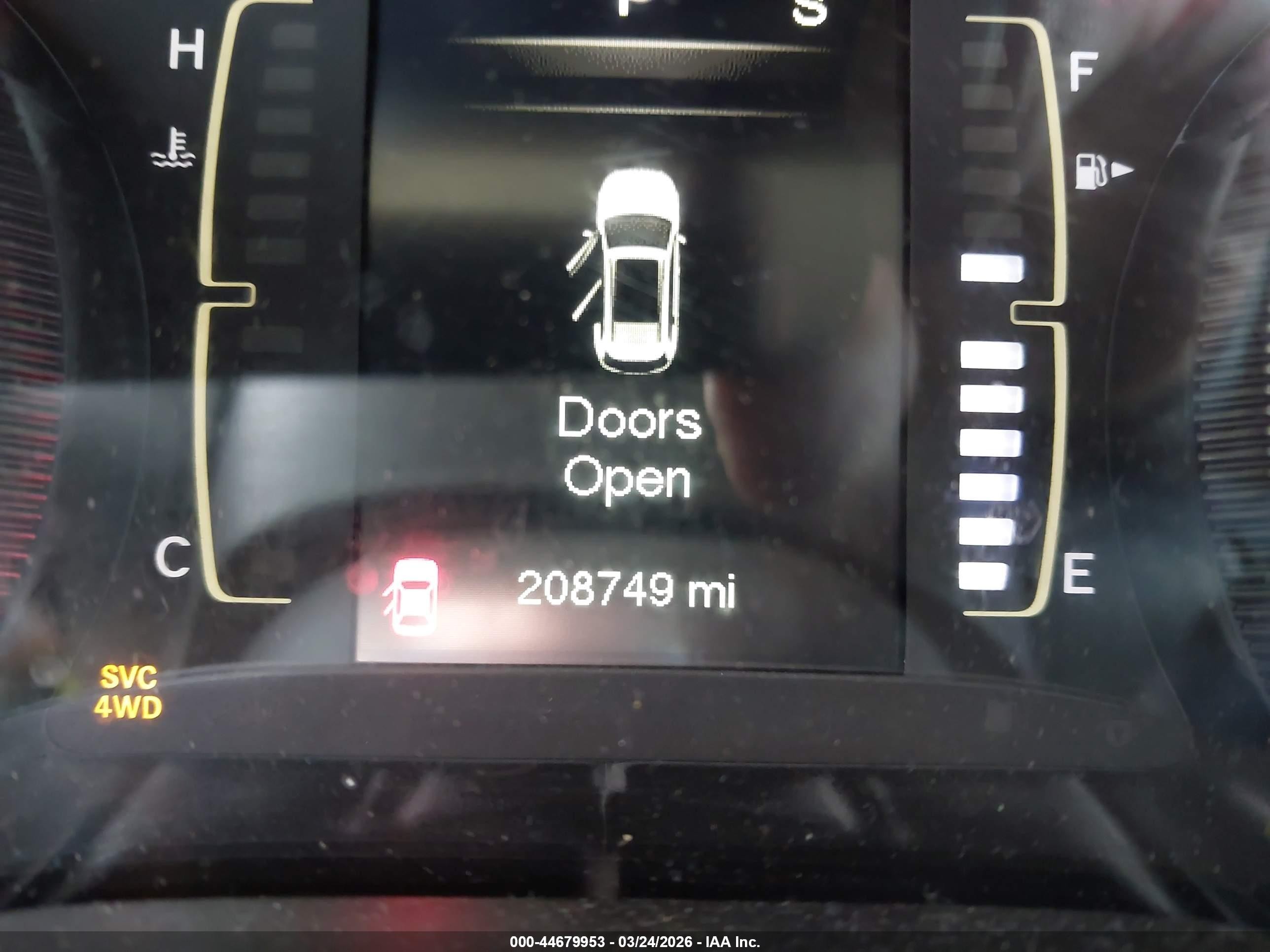 2014 Jeep Cherokee Sport Silver vin: 1C4PJMAB0EW249812