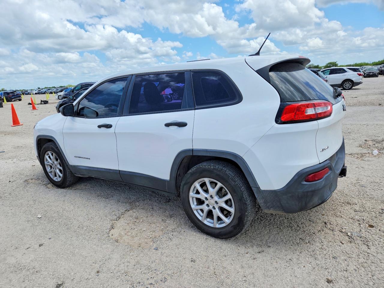 2015 Jeep Cherokee Sport White vin: 1C4PJMAB1FW588371