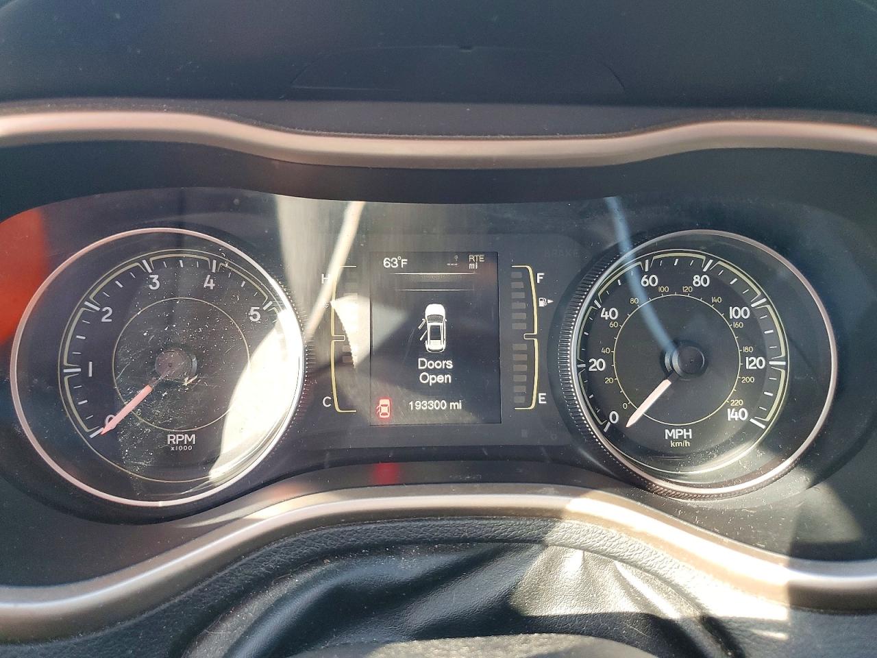 2014 Jeep Cherokee Sport Silver vin: 1C4PJMAB2EW121796