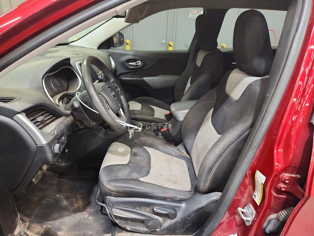 2014 Jeep Cheeroke Burgundy vin: 1C4PJMAB2EW166981