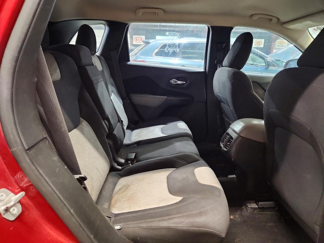2014 Jeep Cheeroke Burgundy vin: 1C4PJMAB2EW166981