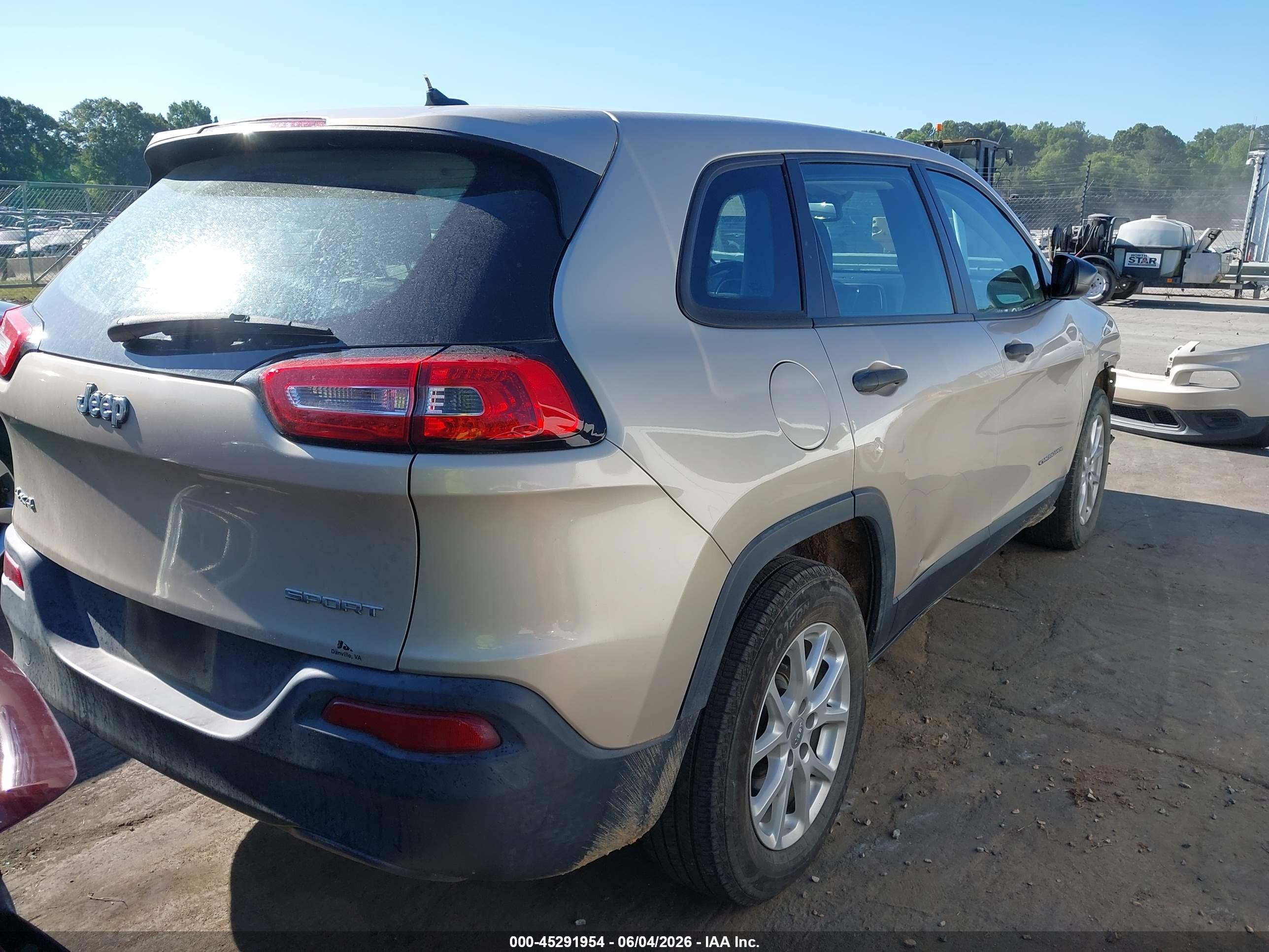 2015 Jeep Cherokee Sport Золотой vin: 1C4PJMAB2FW514487