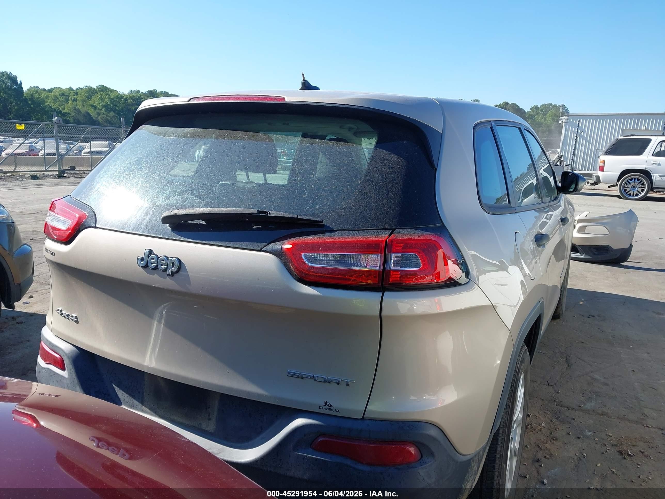 2015 Jeep Cherokee Sport Золотой vin: 1C4PJMAB2FW514487
