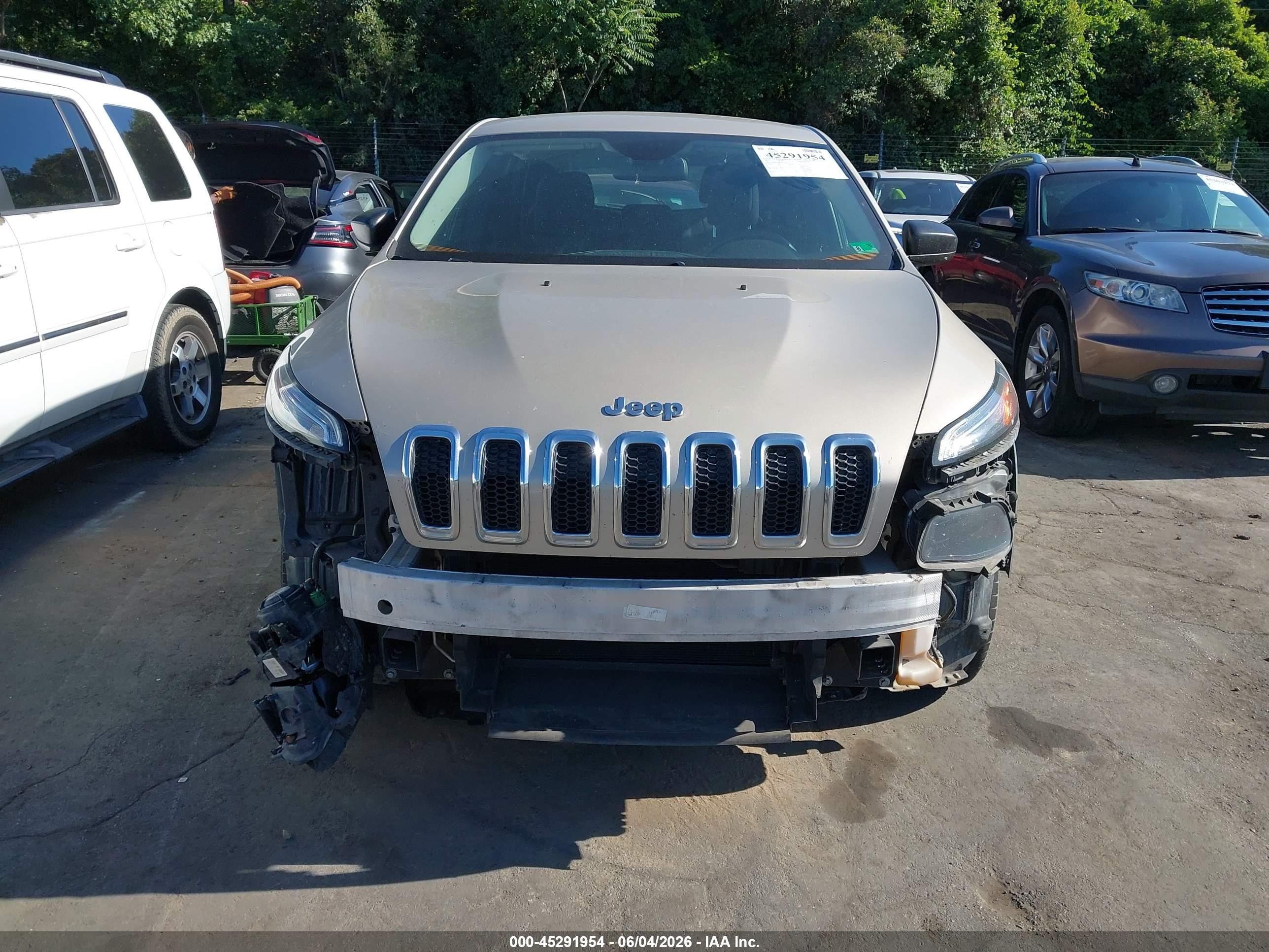 2015 Jeep Cherokee Sport Золотой vin: 1C4PJMAB2FW514487