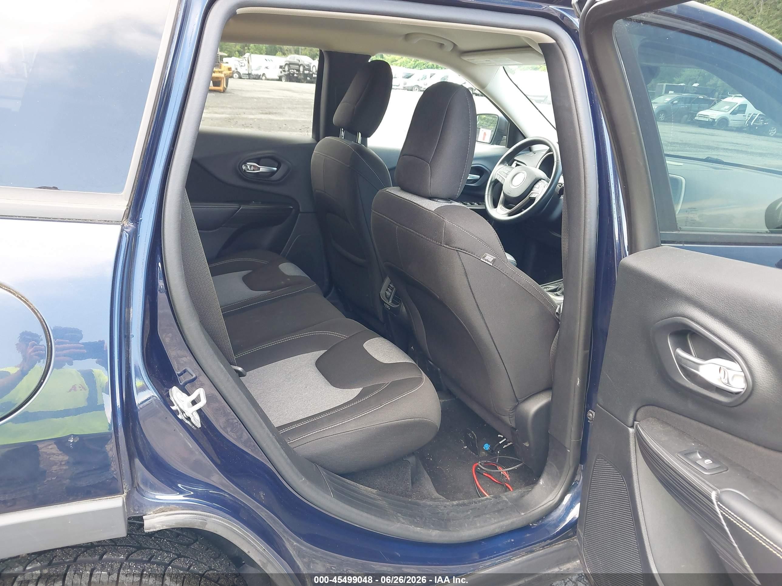 2014 Jeep Cherokee Sport Navy vin: 1C4PJMAB3EW273084