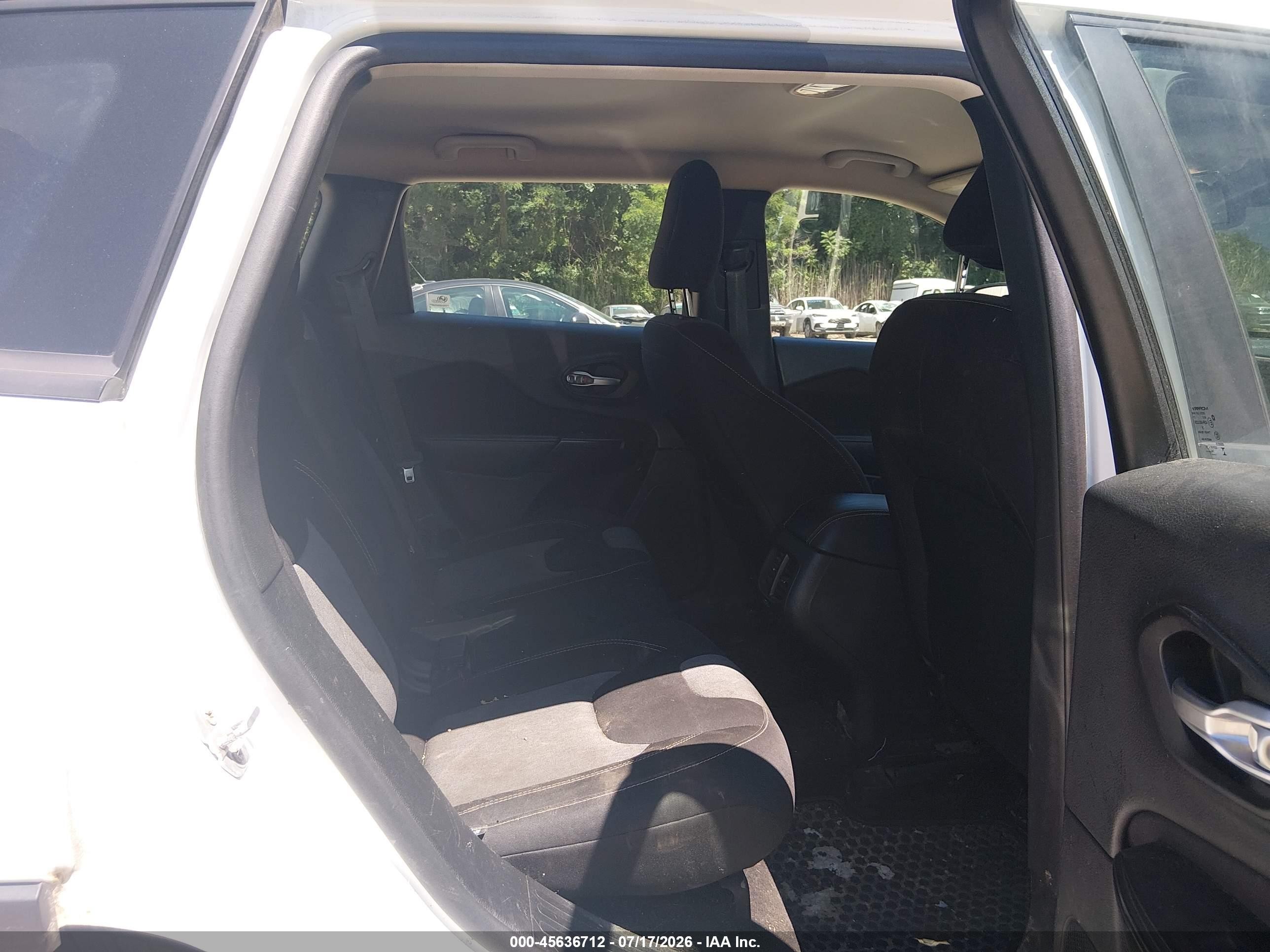 2015 Jeep Cherokee Sport Белый vin: 1C4PJMAB3FW546767