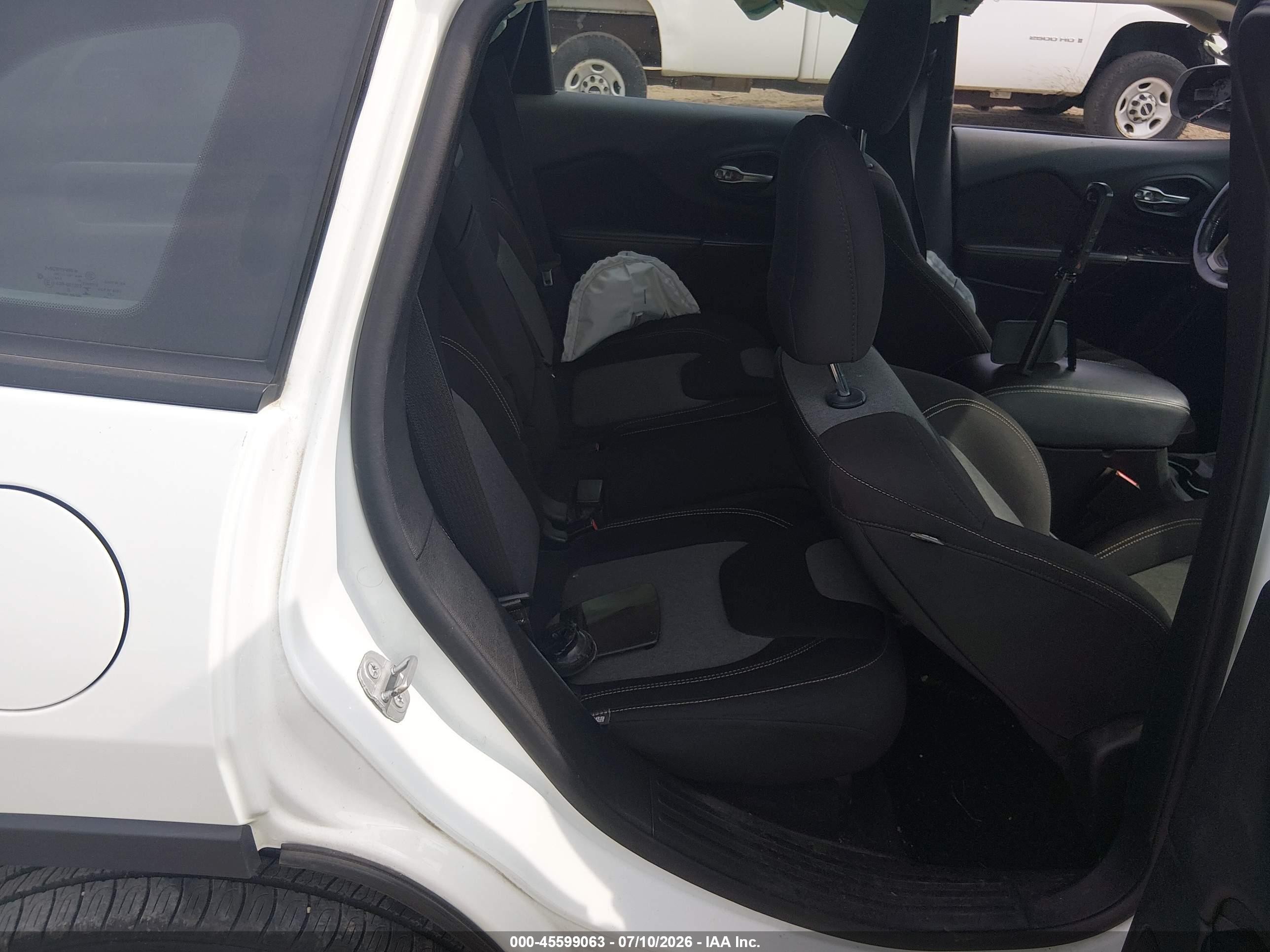 2014 Jeep Cherokee Sport White vin: 1C4PJMAB4EW218546