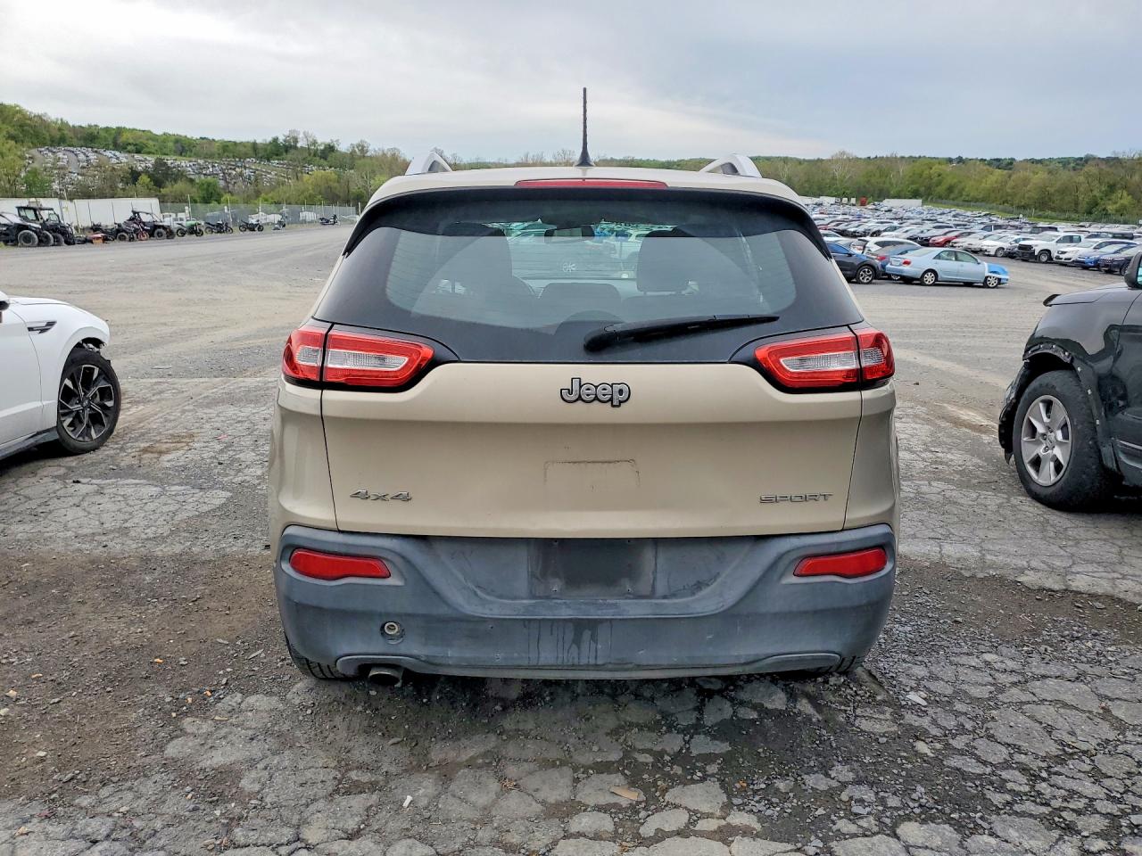 2014 Jeep Cherokee Sport Beige vin: 1C4PJMAB4EW233208