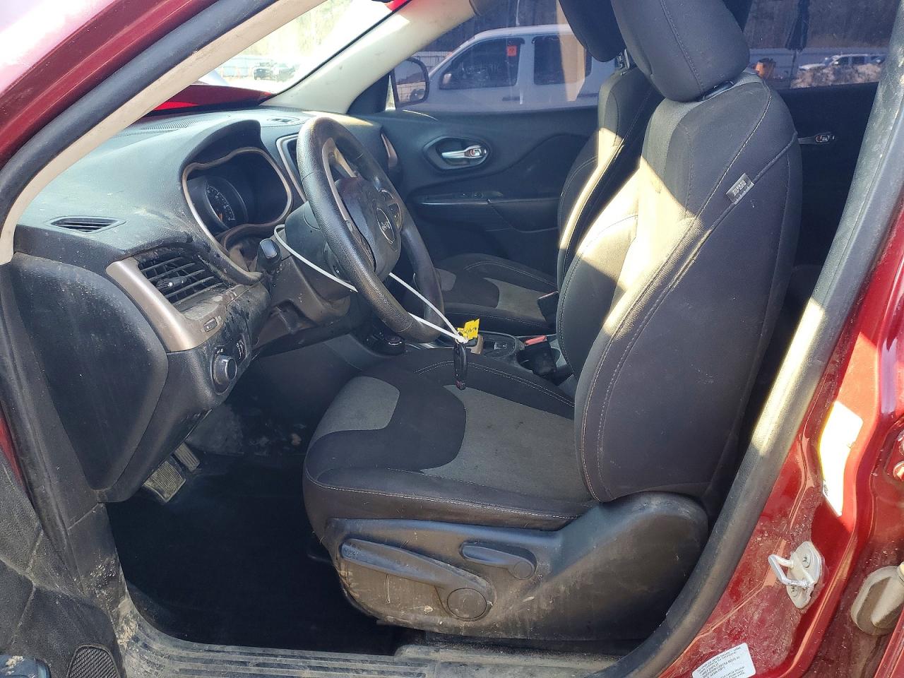 2015 Jeep Cherokee Sport Maroon vin: 1C4PJMAB4FW666559