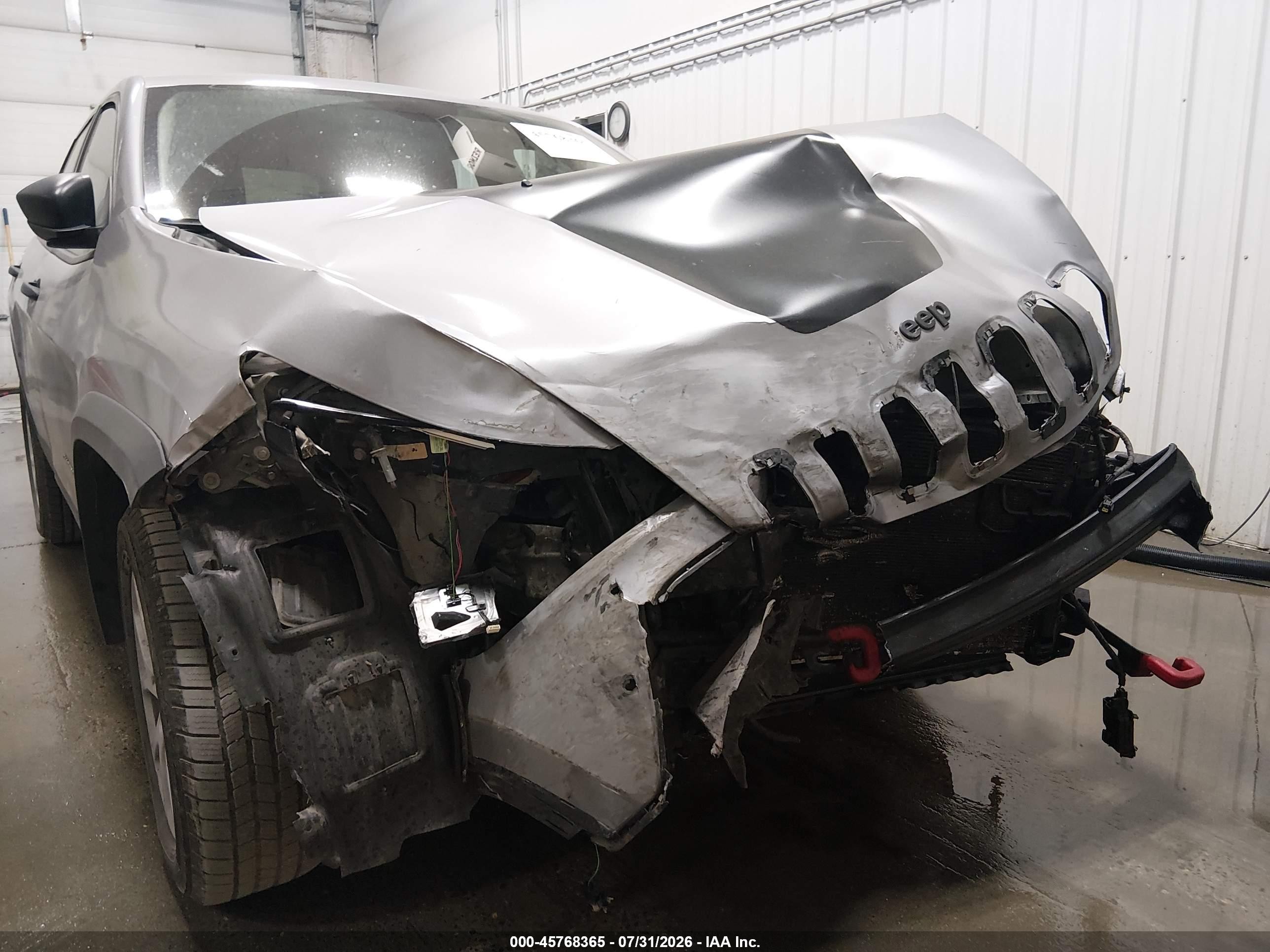 2014 Jeep Cherokee Sport Silver vin: 1C4PJMAB5EW298052