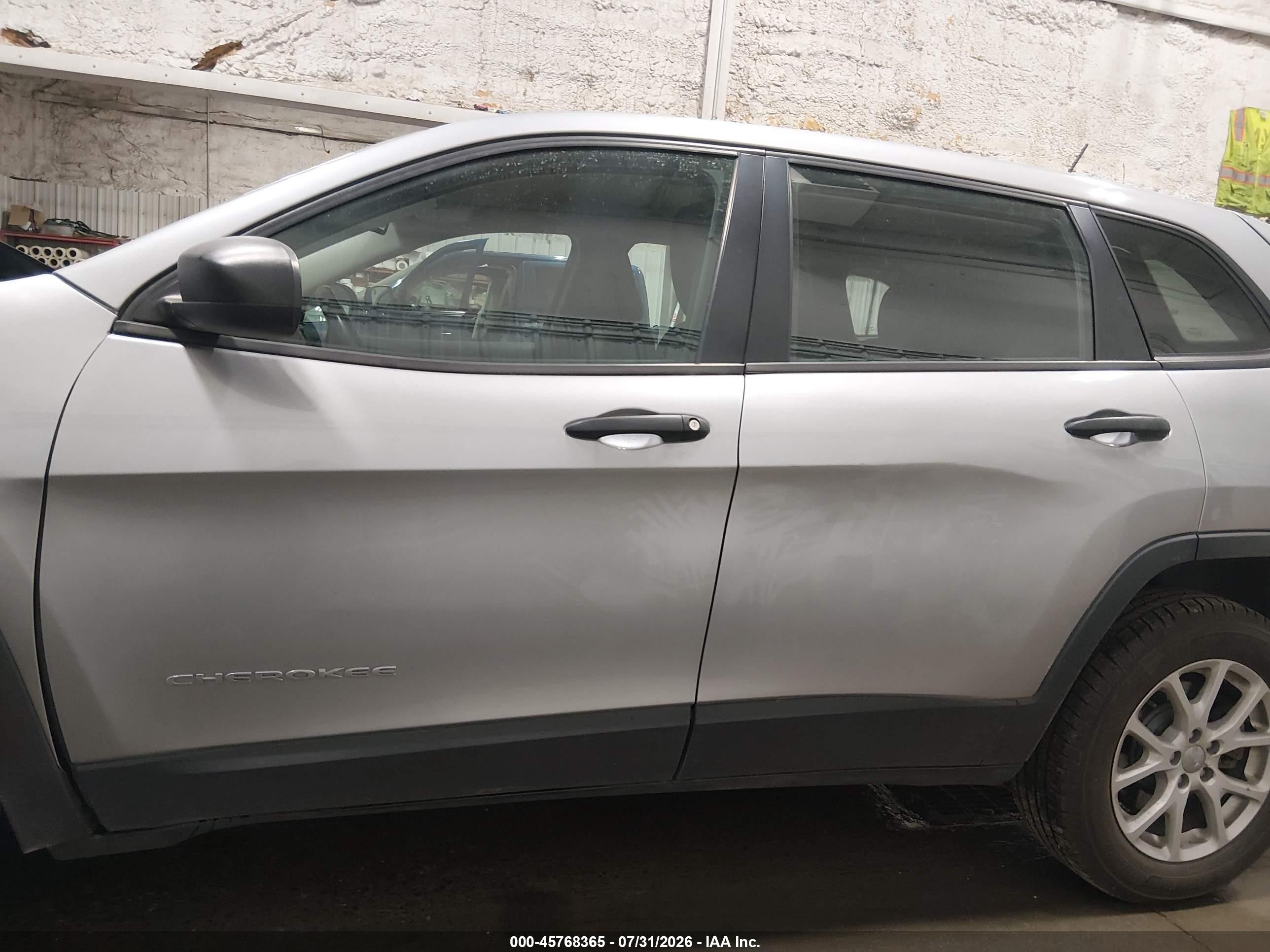 2014 Jeep Cherokee Sport Silver vin: 1C4PJMAB5EW298052