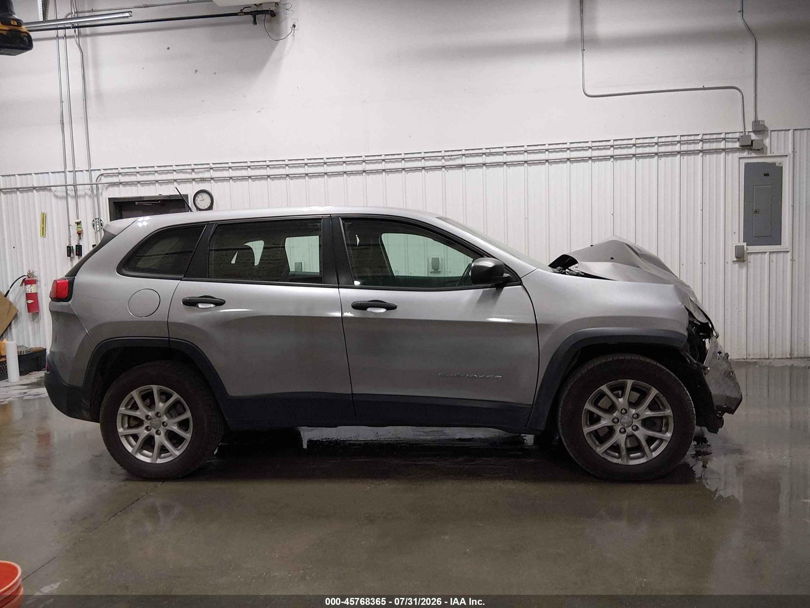 2014 Jeep Cherokee Sport Silver vin: 1C4PJMAB5EW298052