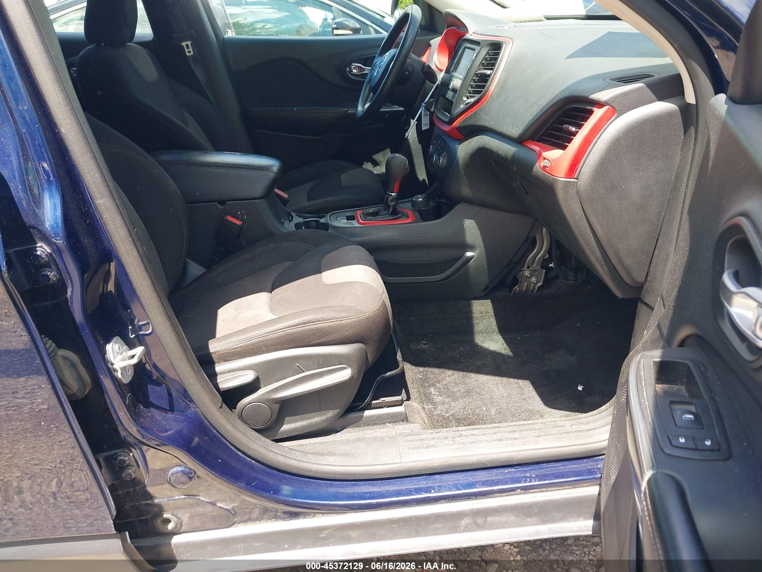 2015 Jeep Cherokee Sport Синий vin: 1C4PJMAB5FW764807
