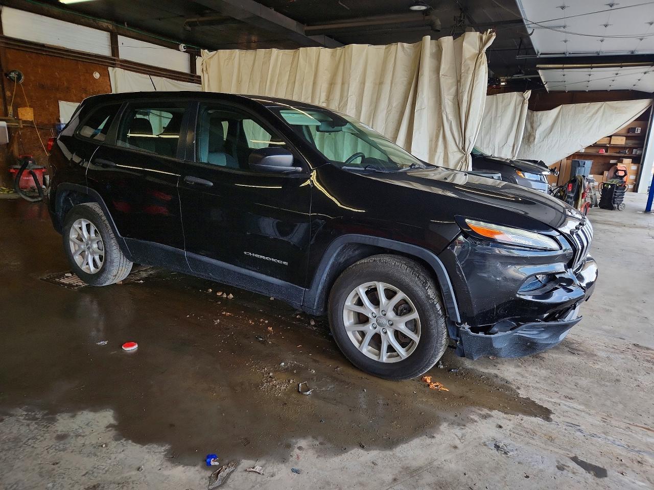 2015 Jeep Cherokee Sport Черный vin: 1C4PJMAB6FW564504