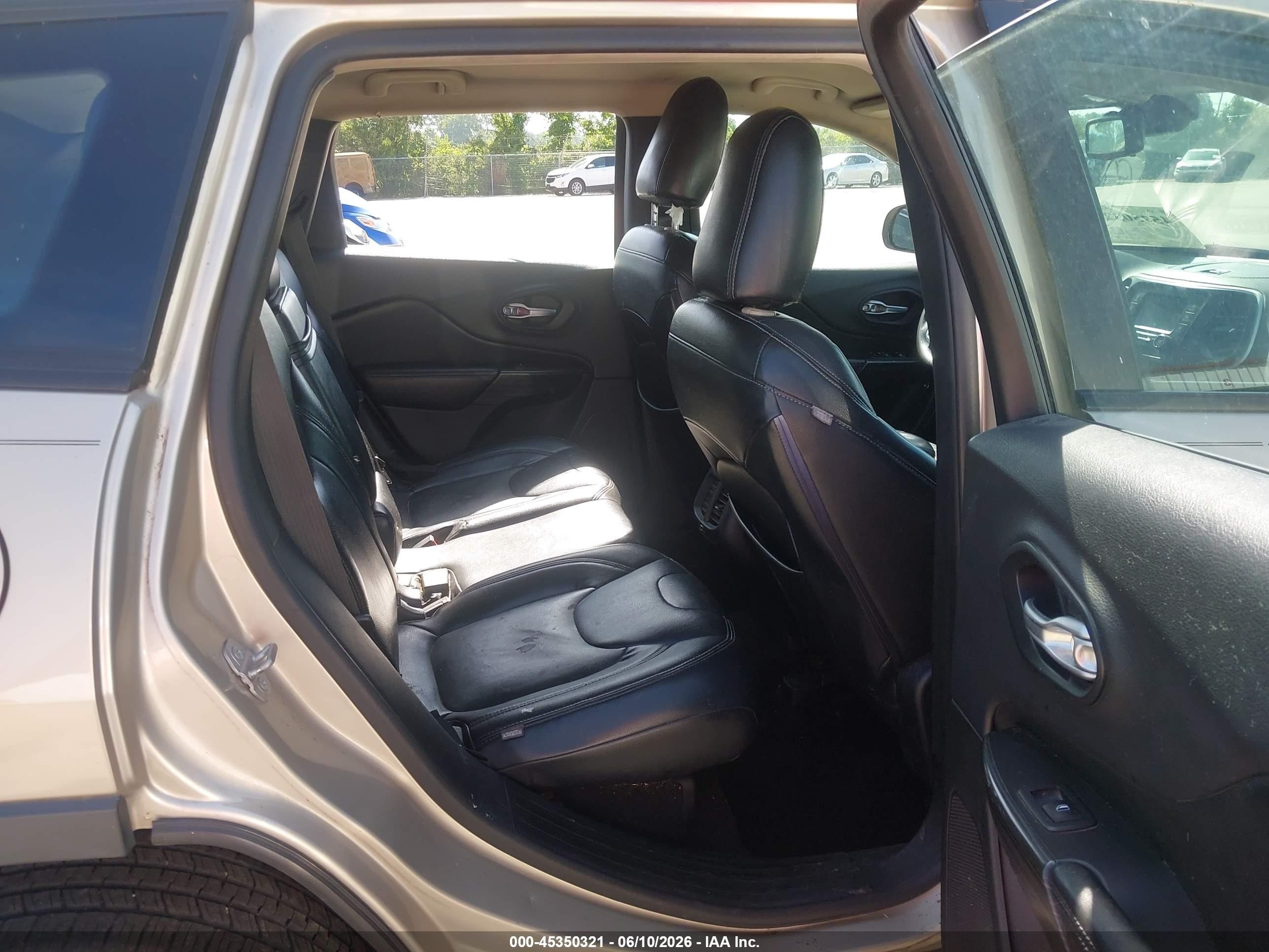 2015 Jeep Cherokee Sport Tan vin: 1C4PJMAB6FW571064