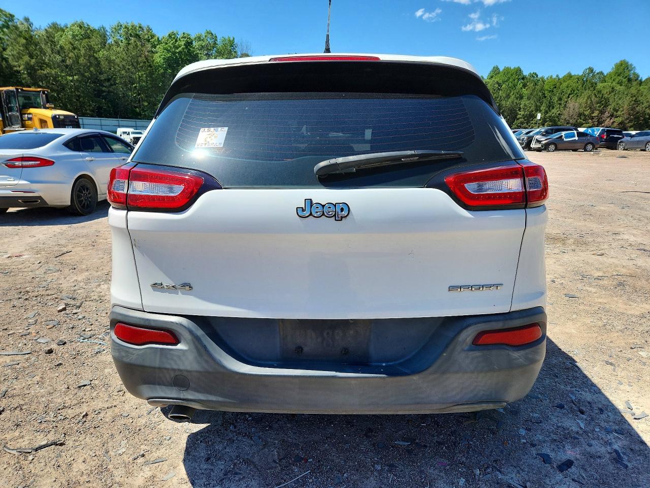 2015 Jeep Cherokee Sport White vin: 1C4PJMAB6FW694105