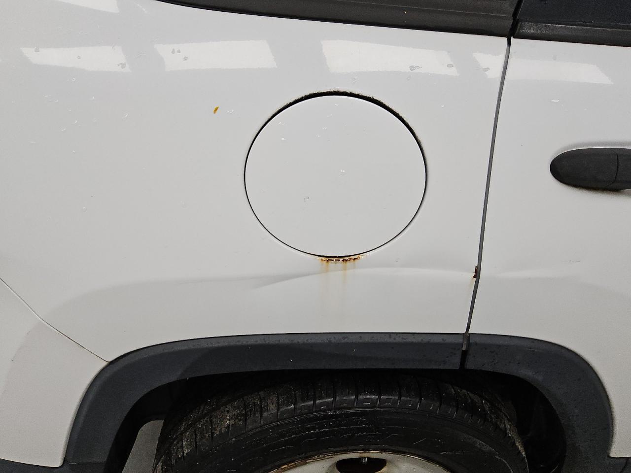 2015 Jeep Cherokee Sport White vin: 1C4PJMAB6FW792082 Damage: Right Qtr Panel, Dent(S) W/ Paint Dmg, > 12 Inches