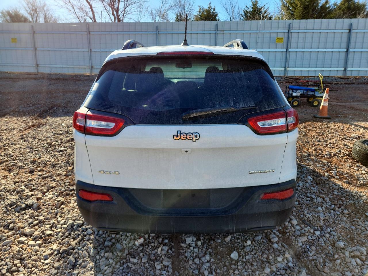 2015 Jeep Cherokee Sport White vin: 1C4PJMAB7FW764971