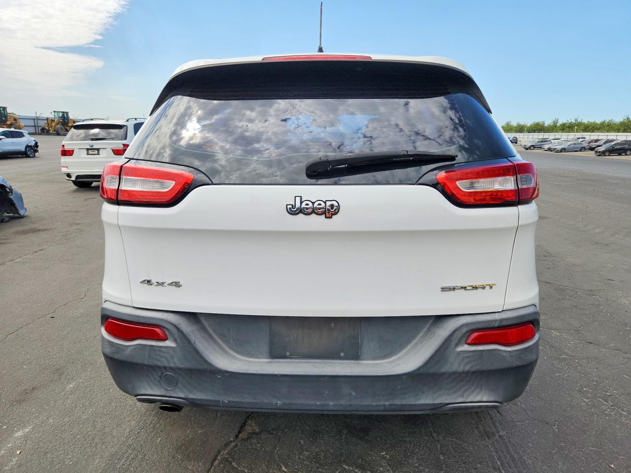 2014 Jeep Cherokee Sport White vin: 1C4PJMAB8EW233115