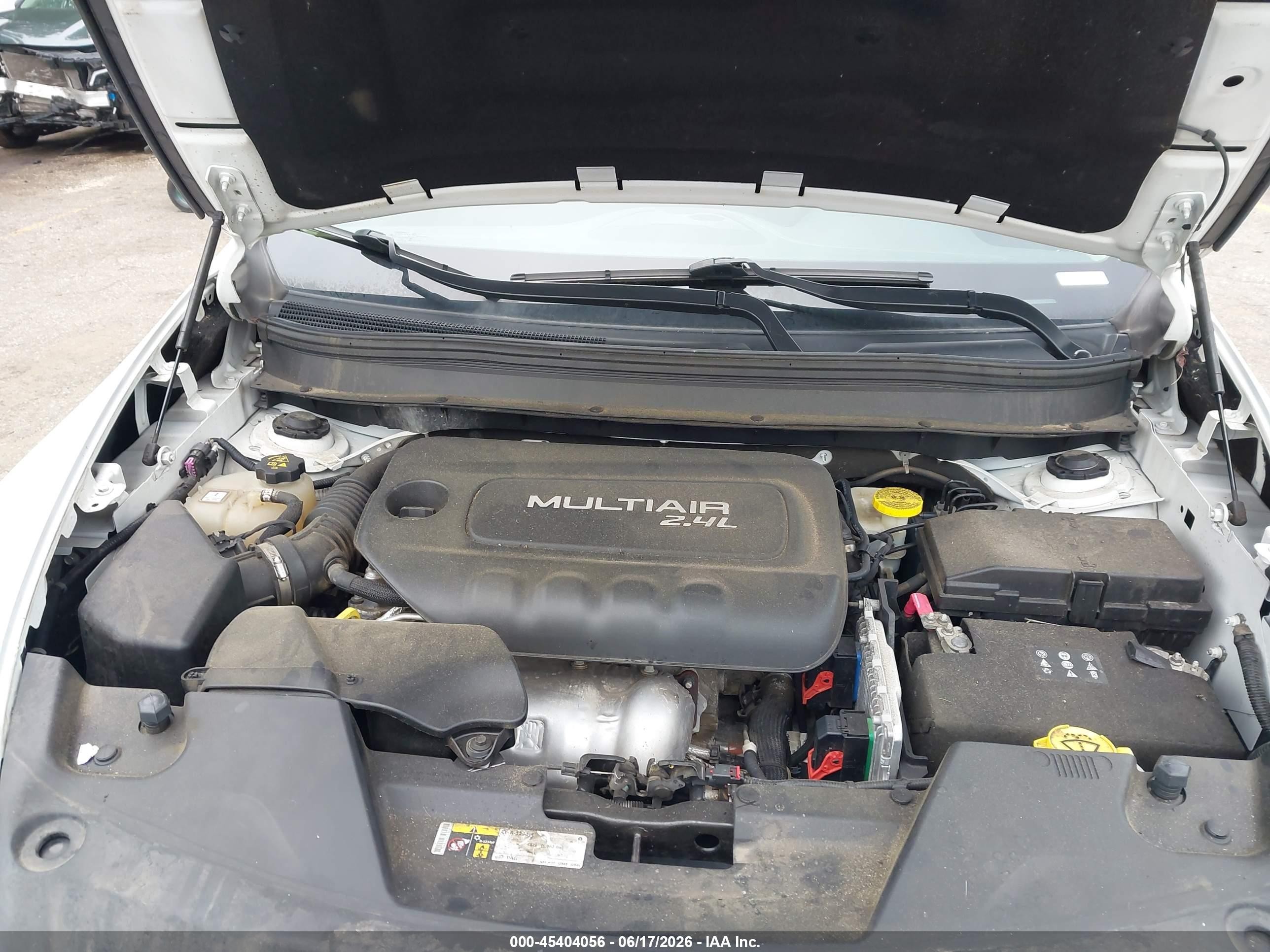 2015 Jeep Cherokee Sport White vin: 1C4PJMAB8FW591090