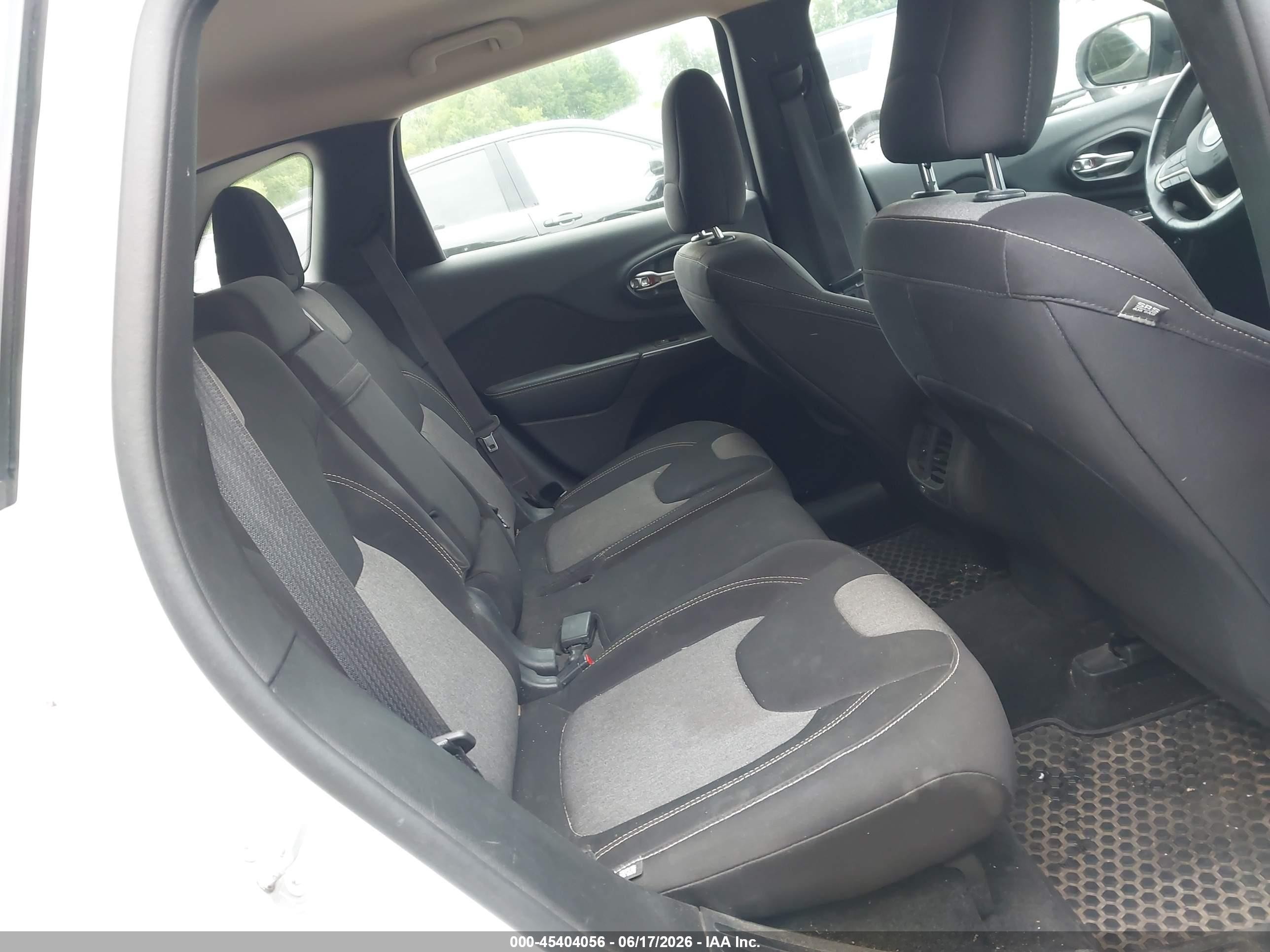 2015 Jeep Cherokee Sport White vin: 1C4PJMAB8FW591090