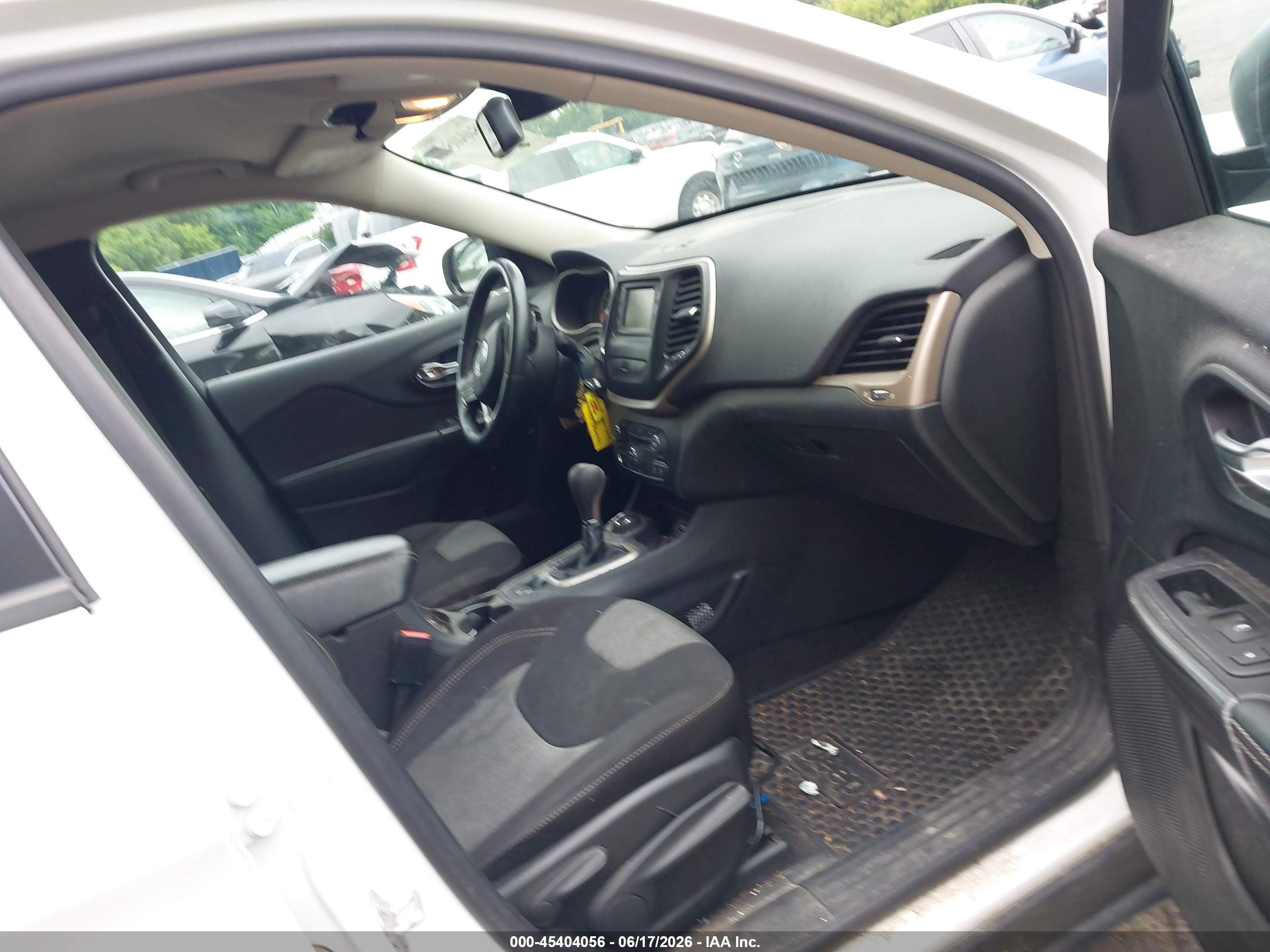 2015 Jeep Cherokee Sport White vin: 1C4PJMAB8FW591090