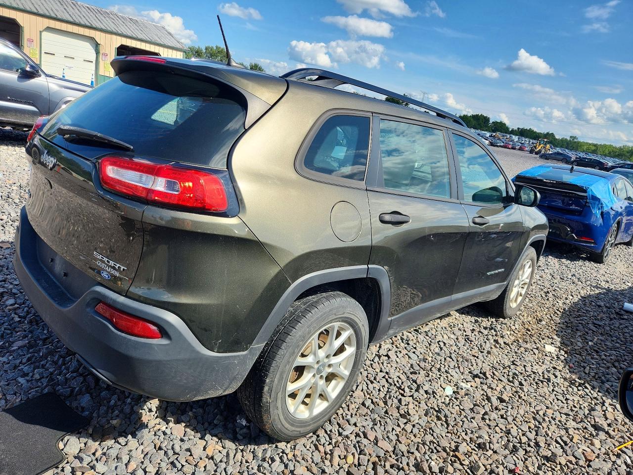 2015 Jeep Cherokee Sport Green vin: 1C4PJMAB8FW649778