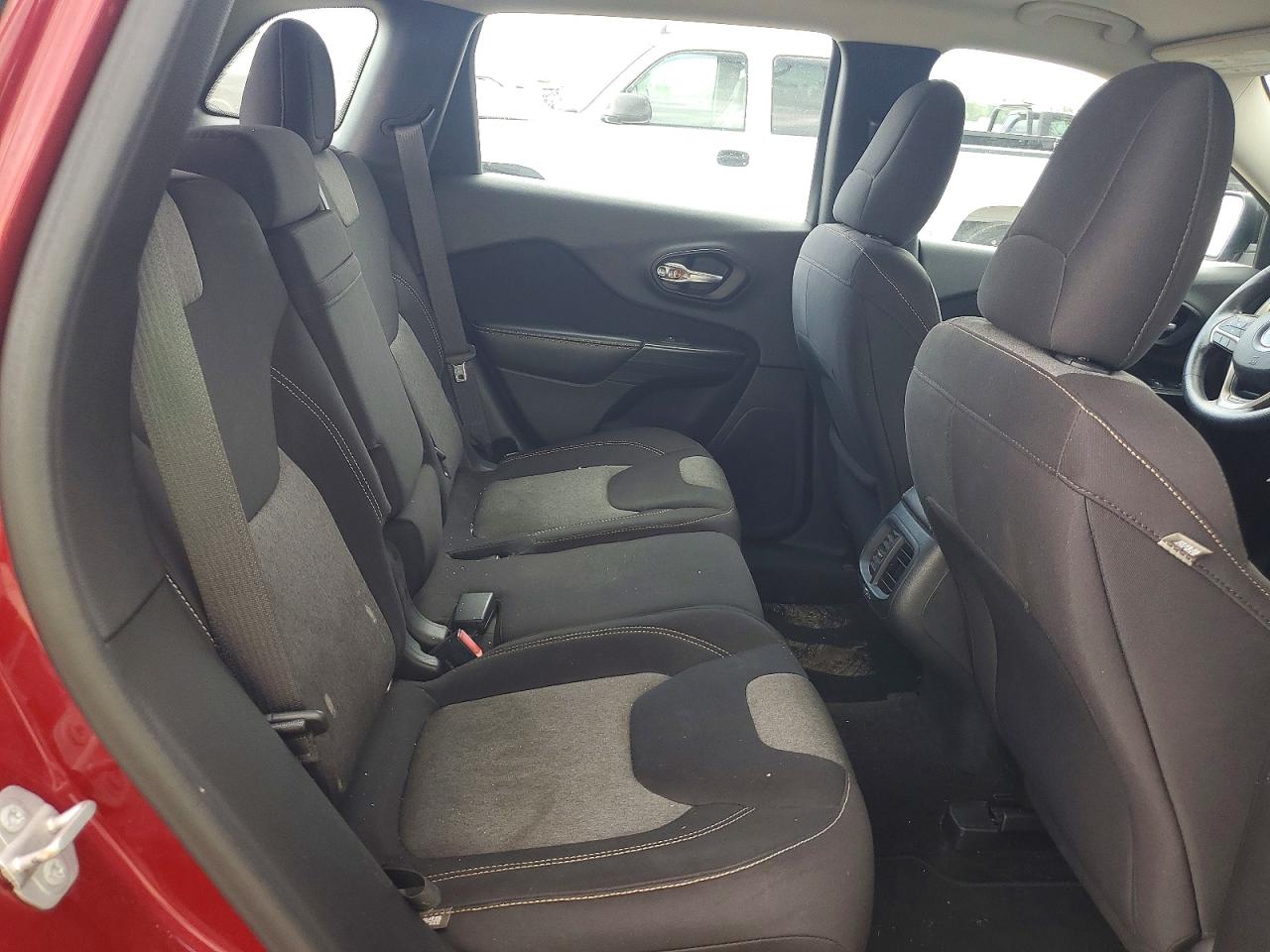 2015 Jeep Cherokee Sport Red vin: 1C4PJMAB8FW762923