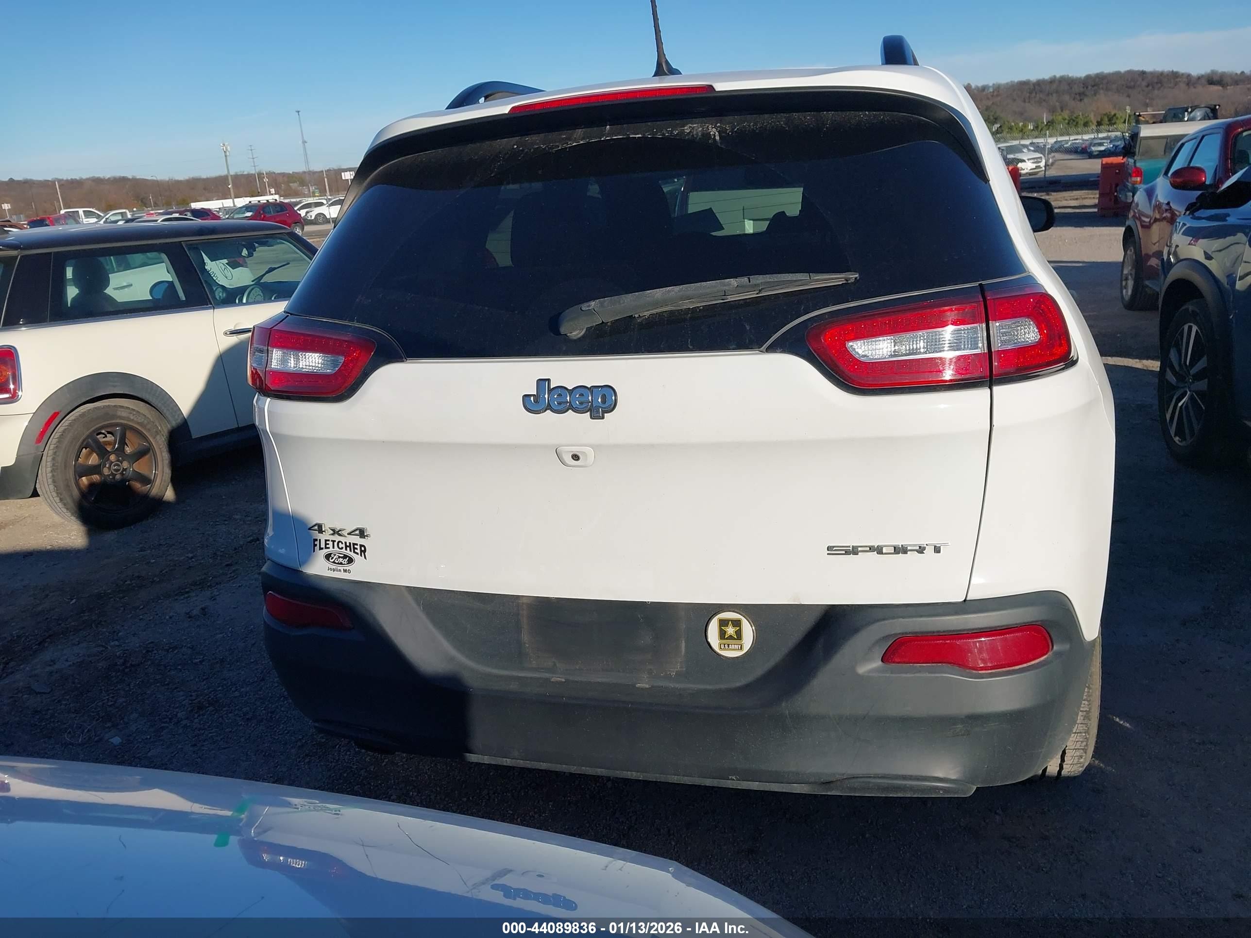 2016 Jeep Cherokee Sport Белый vin: 1C4PJMAB8GW278431