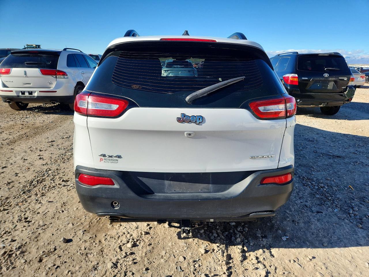 2015 Jeep Cherokee Sport White vin: 1C4PJMAB9FW619429