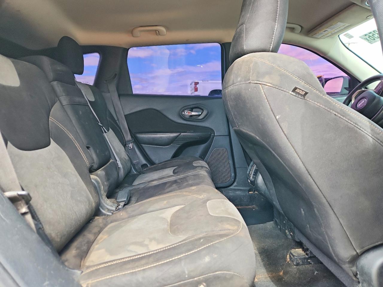 2015 Jeep Cherokee Sport White vin: 1C4PJMAB9FW769458
