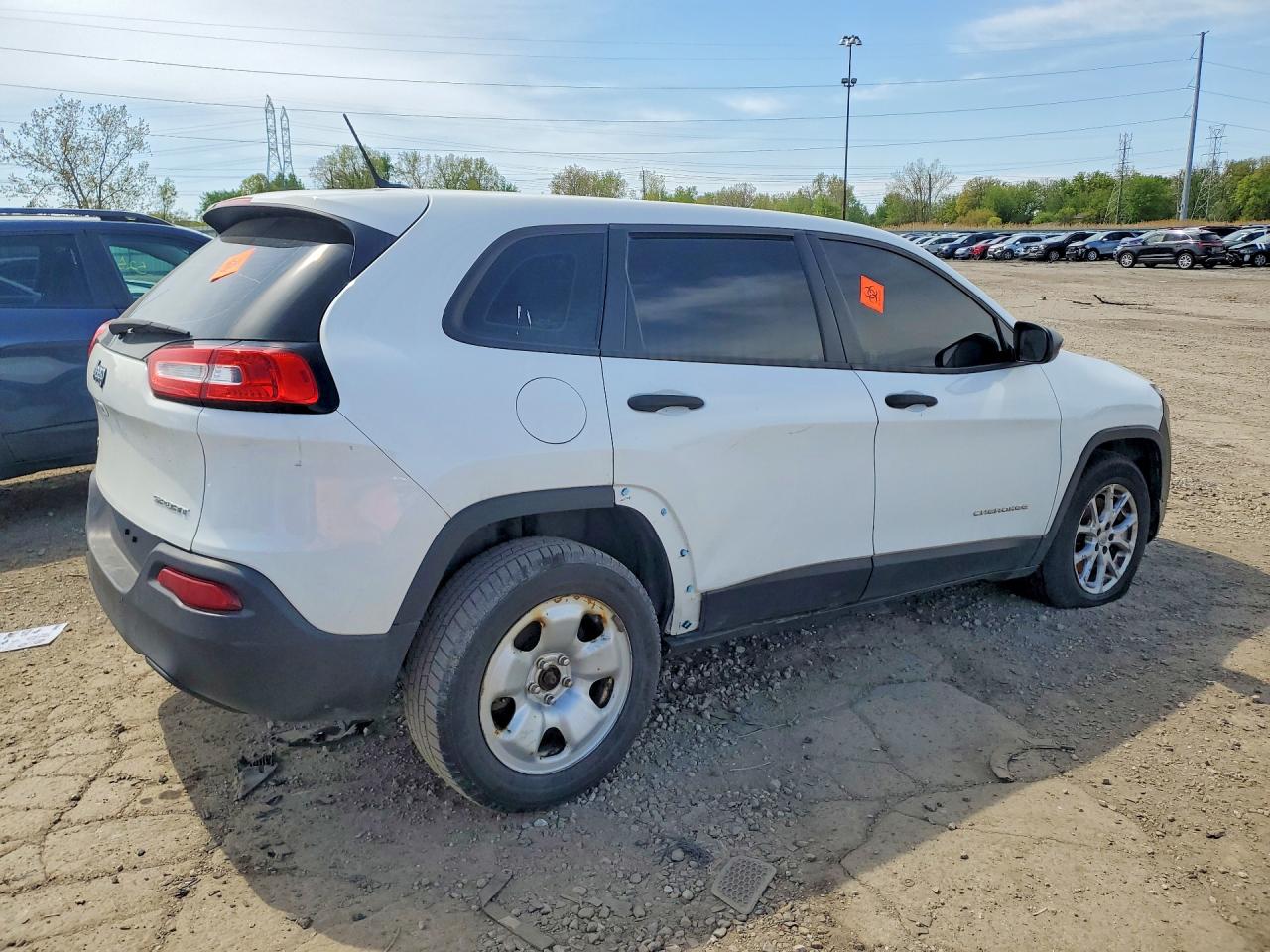 2015 Jeep Cherokee Sport White vin: 1C4PJMABXFW558527