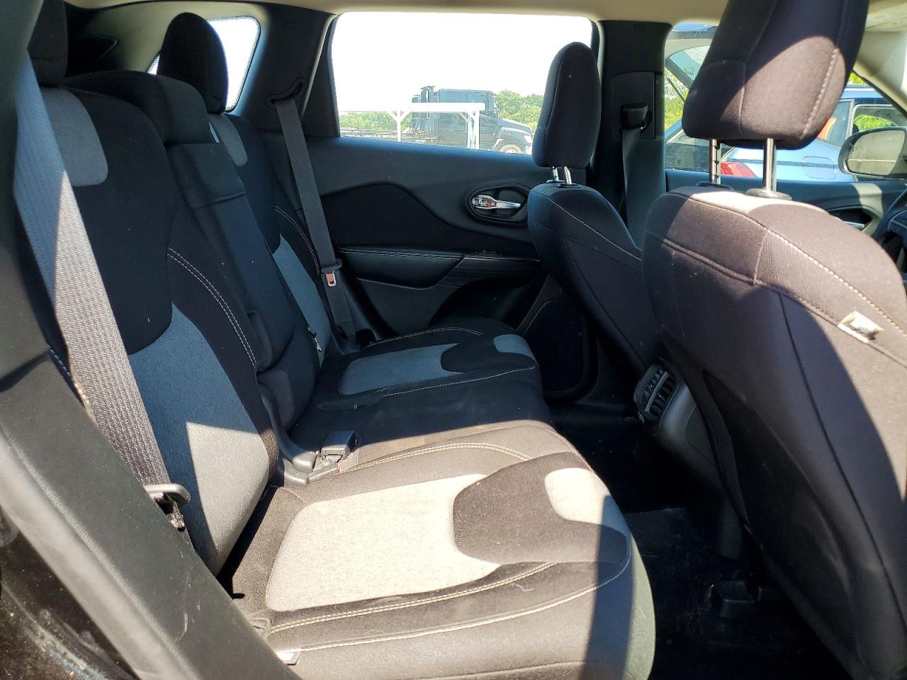 2015 Jeep Cherokee Sport Черный vin: 1C4PJMABXFW595075