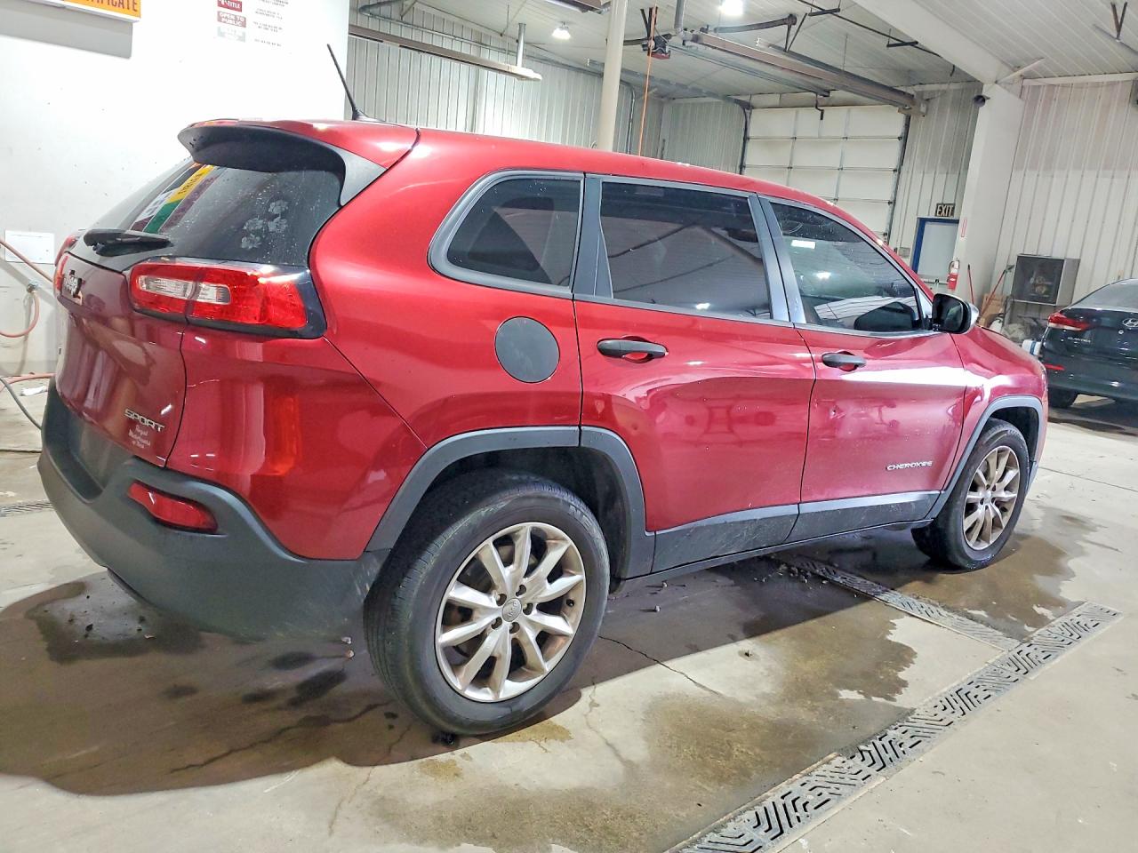 2015 Jeep Cherokee Sport Maroon vin: 1C4PJMABXFW624476