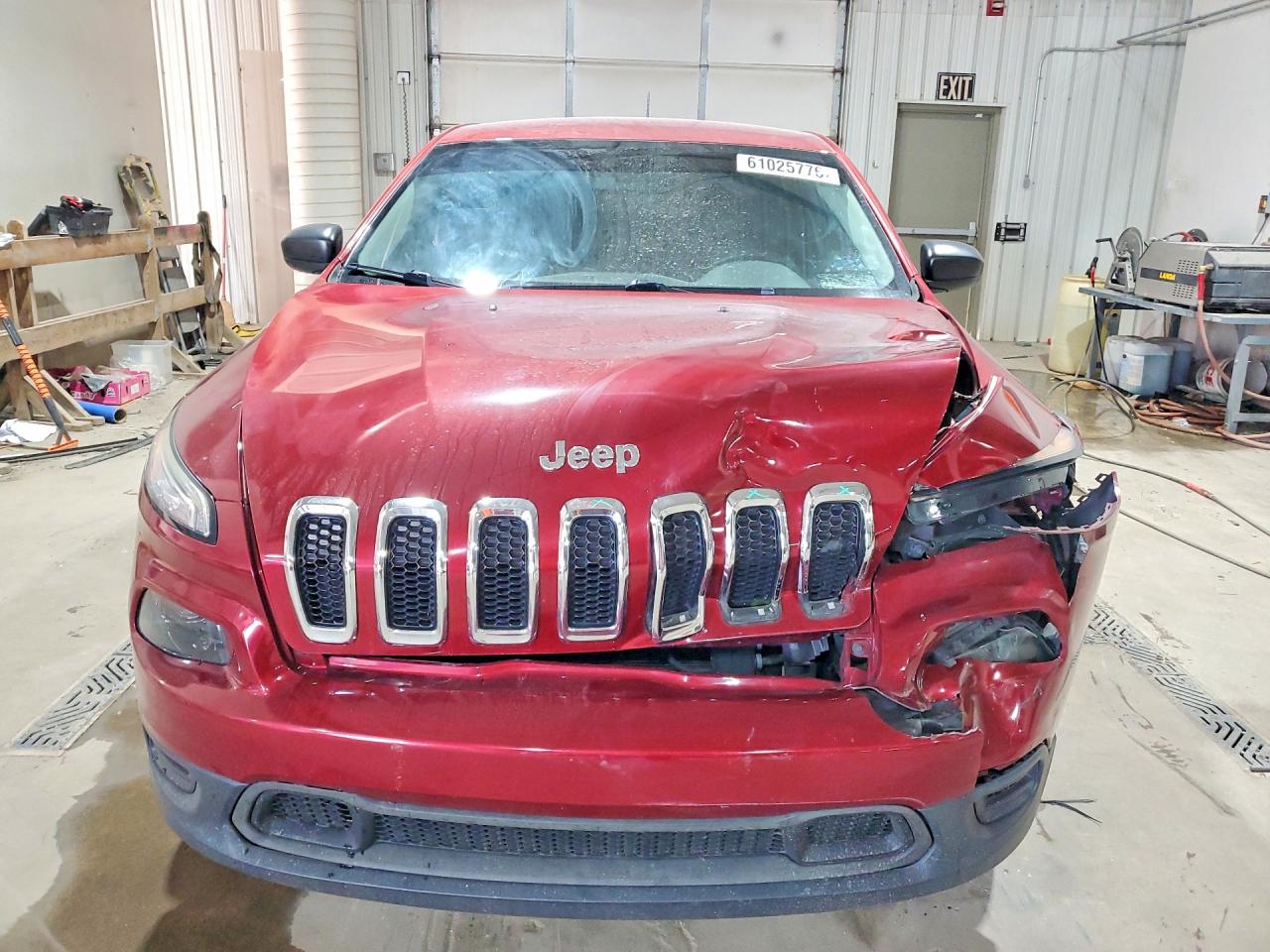 2015 Jeep Cherokee Sport Maroon vin: 1C4PJMABXFW624476