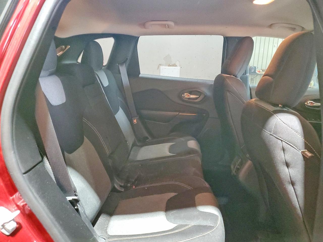 2015 Jeep Cherokee Sport Maroon vin: 1C4PJMABXFW624476